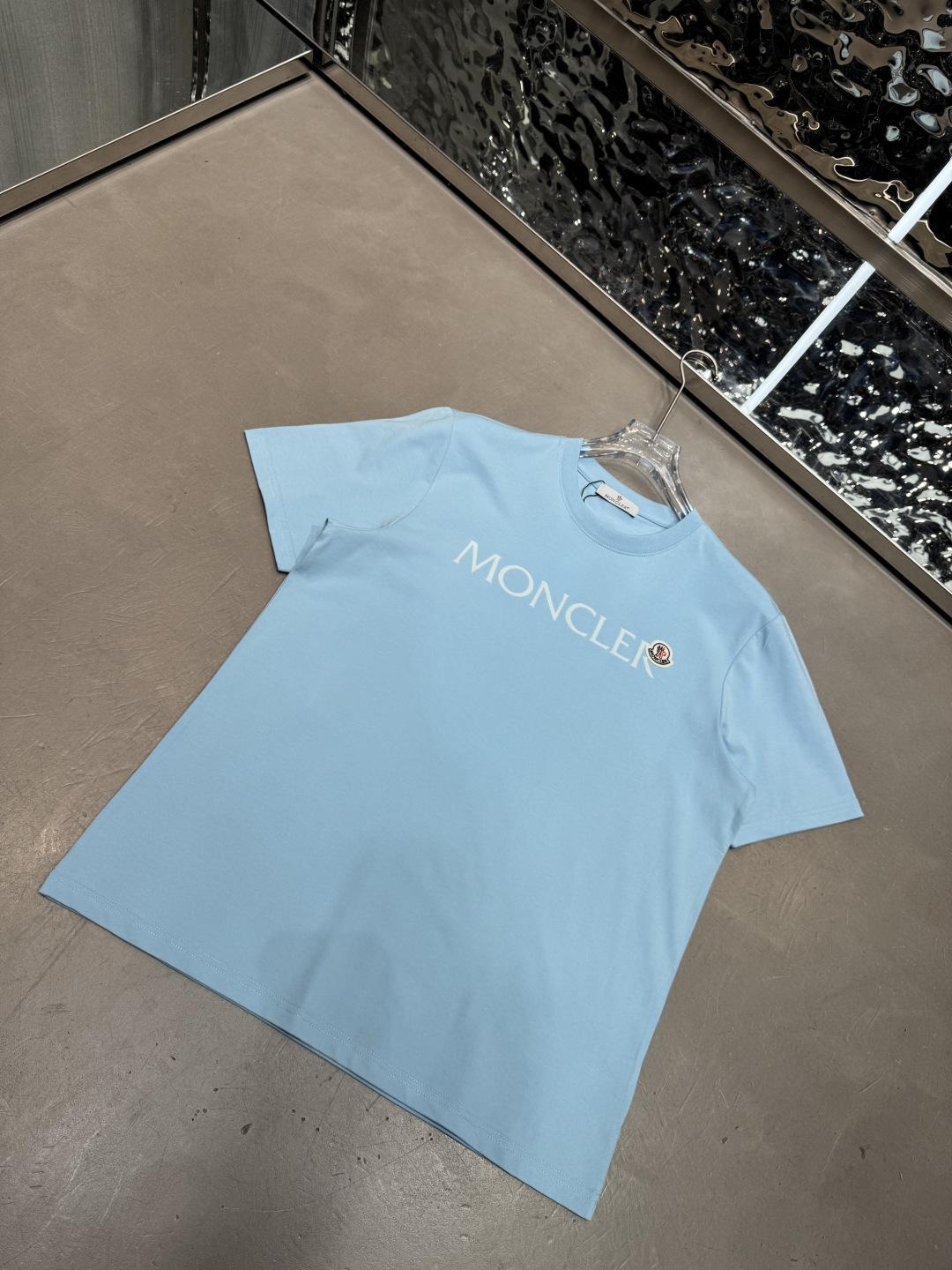 ☄️☄️☄️蒙口2026春夏短袖舒弹冰感棉新款短袖T版型：常规修身版型面料优点：舒适 微弹 冰感 挺拔 