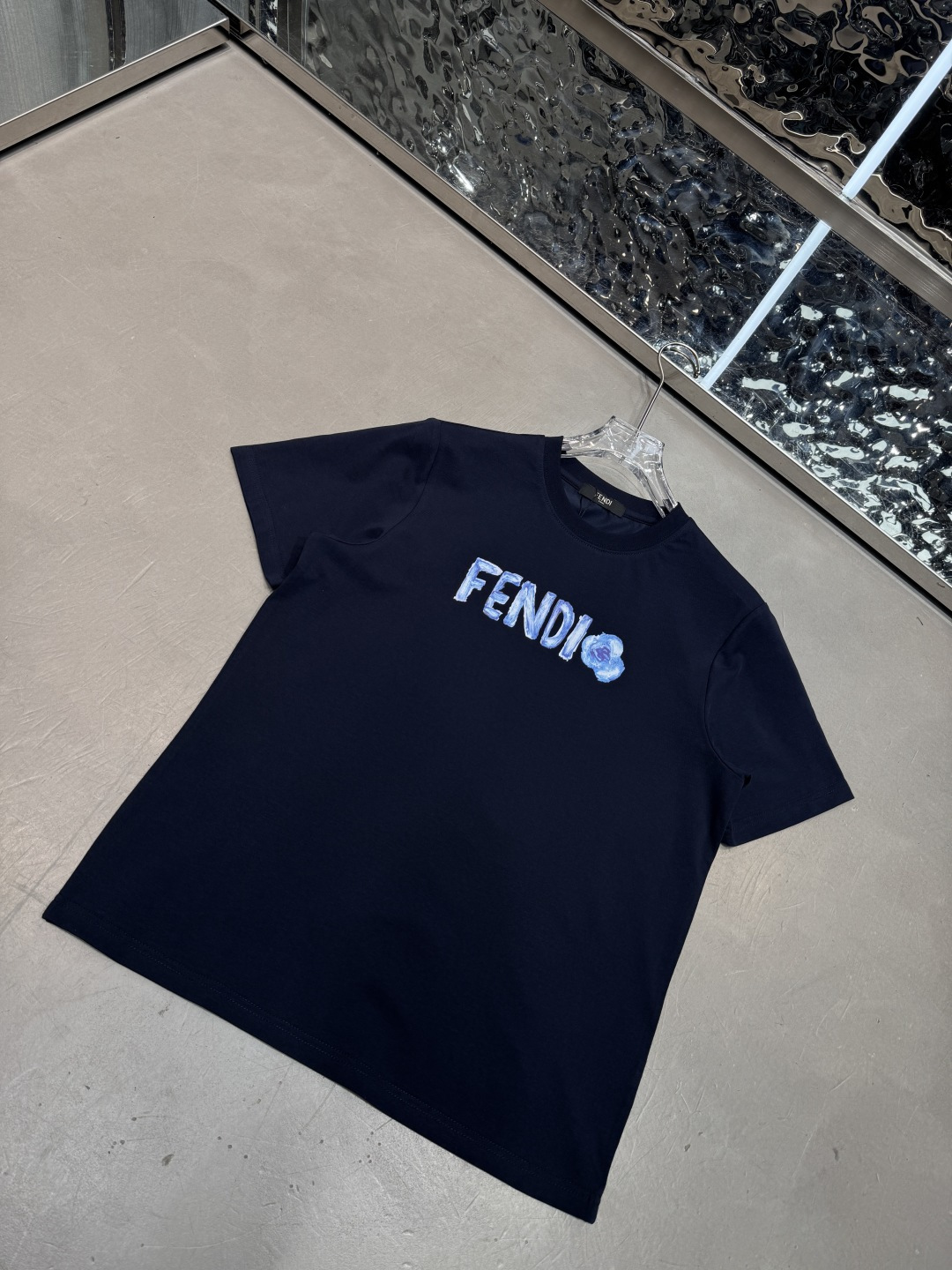 ☄️☄️☄️芬迪2026春夏短袖舒弹冰感棉新款短袖T版型：常规修身版型面料优点：舒适 微弹 冰感 挺拔 