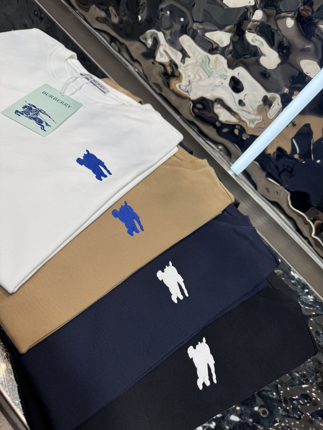 ☄️☄️☄️Burberry2026春夏短袖舒弹冰感棉新款短袖T版型：常规修身版型面料优点：舒适 微弹 