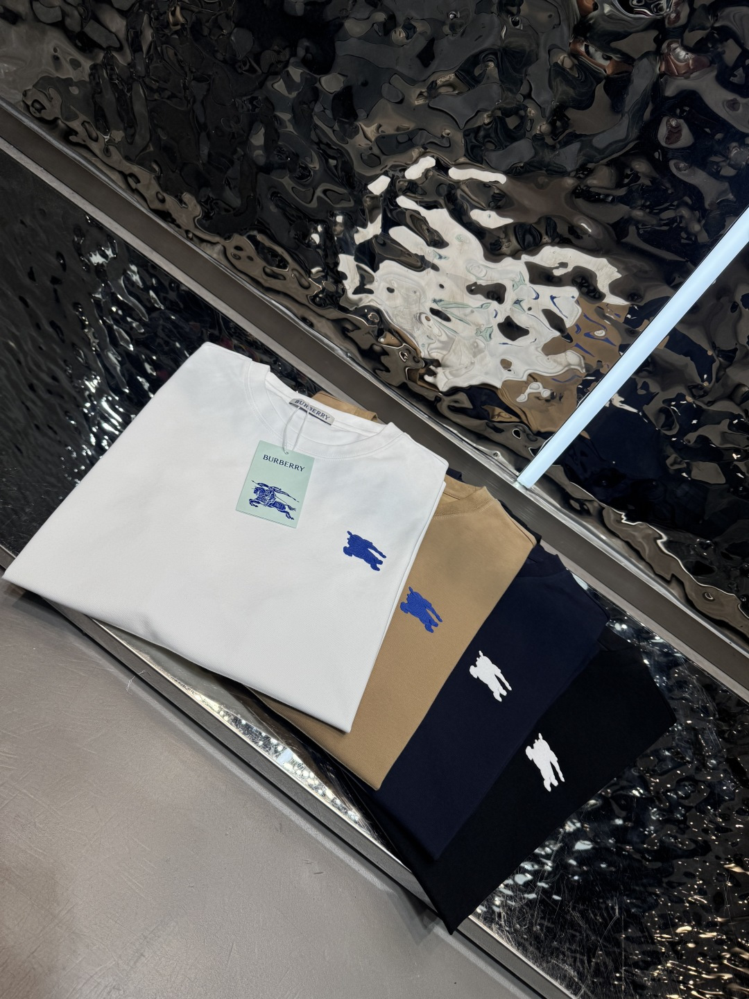 ☄️☄️☄️Burberry2026春夏短袖舒弹冰感棉新款短袖T版型：常规修身版型面料优点：舒适 微弹 