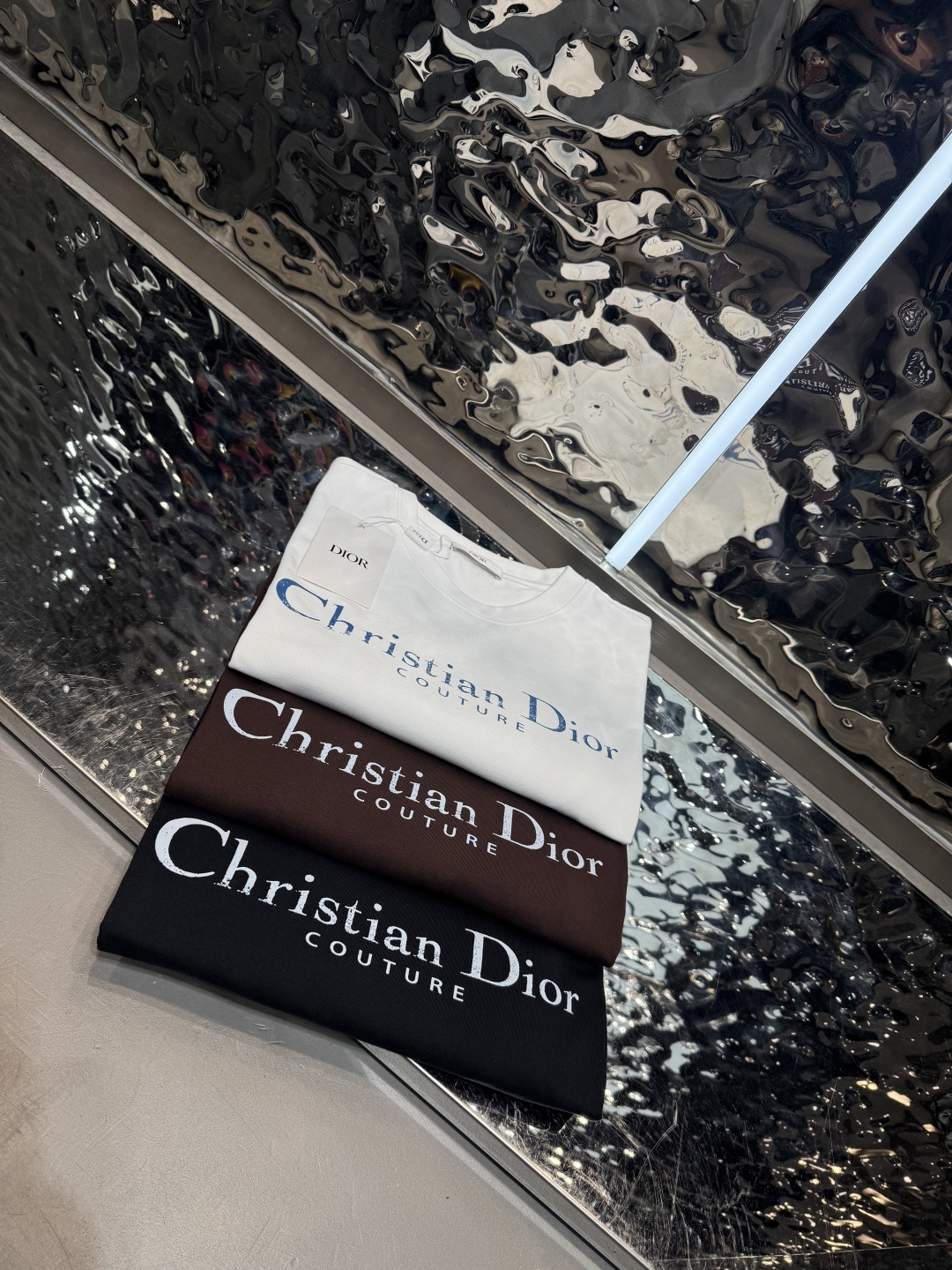 ☄️☄️☄️Dior2026春夏短袖舒弹冰感棉新款短袖T版型：常规修身版型面料优点：舒适 微弹 冰感 挺