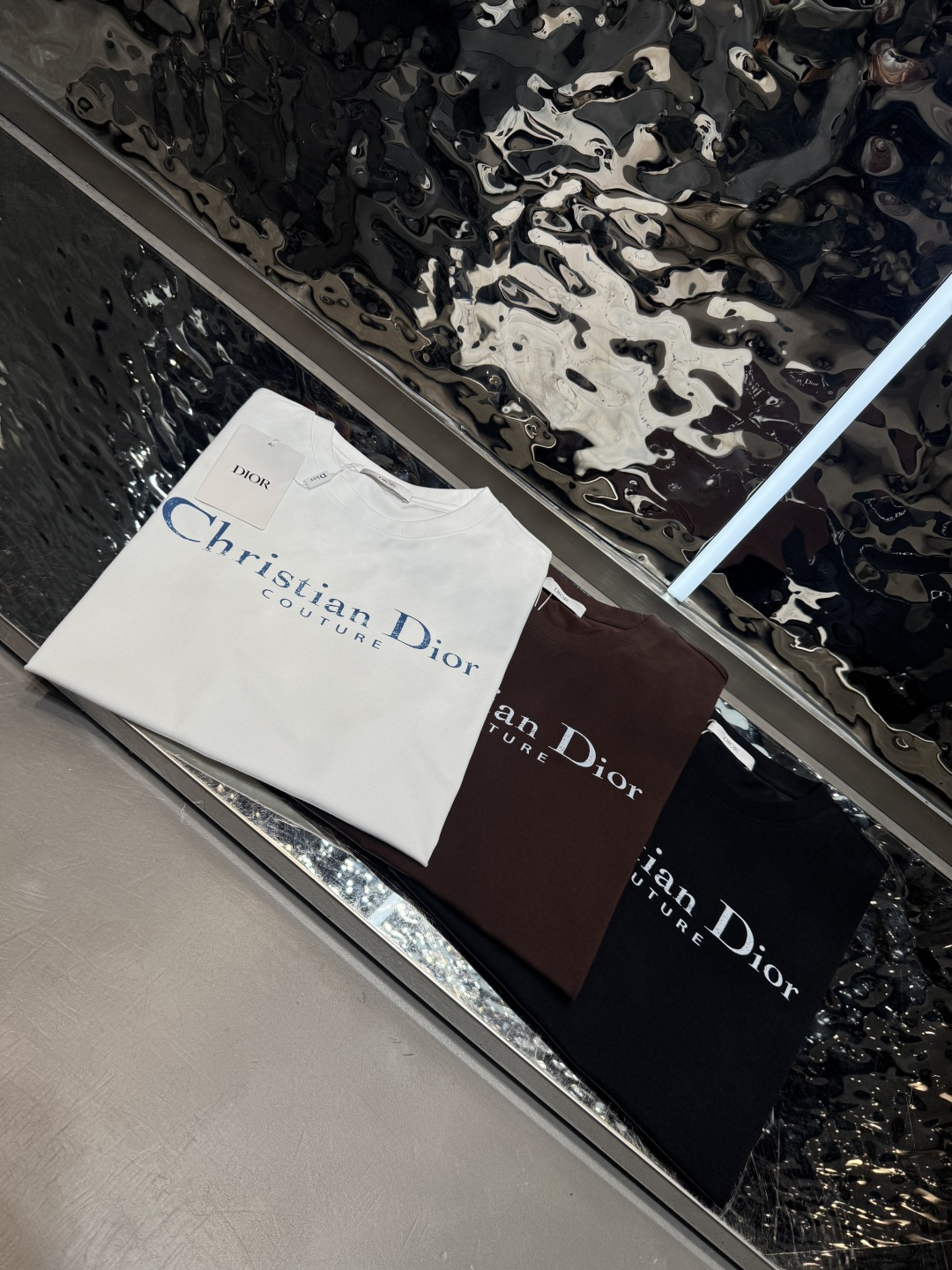 ☄️☄️☄️Dior2026春夏短袖舒弹冰感棉新款短袖T版型：常规修身版型面料优点：舒适 微弹 冰感 挺
