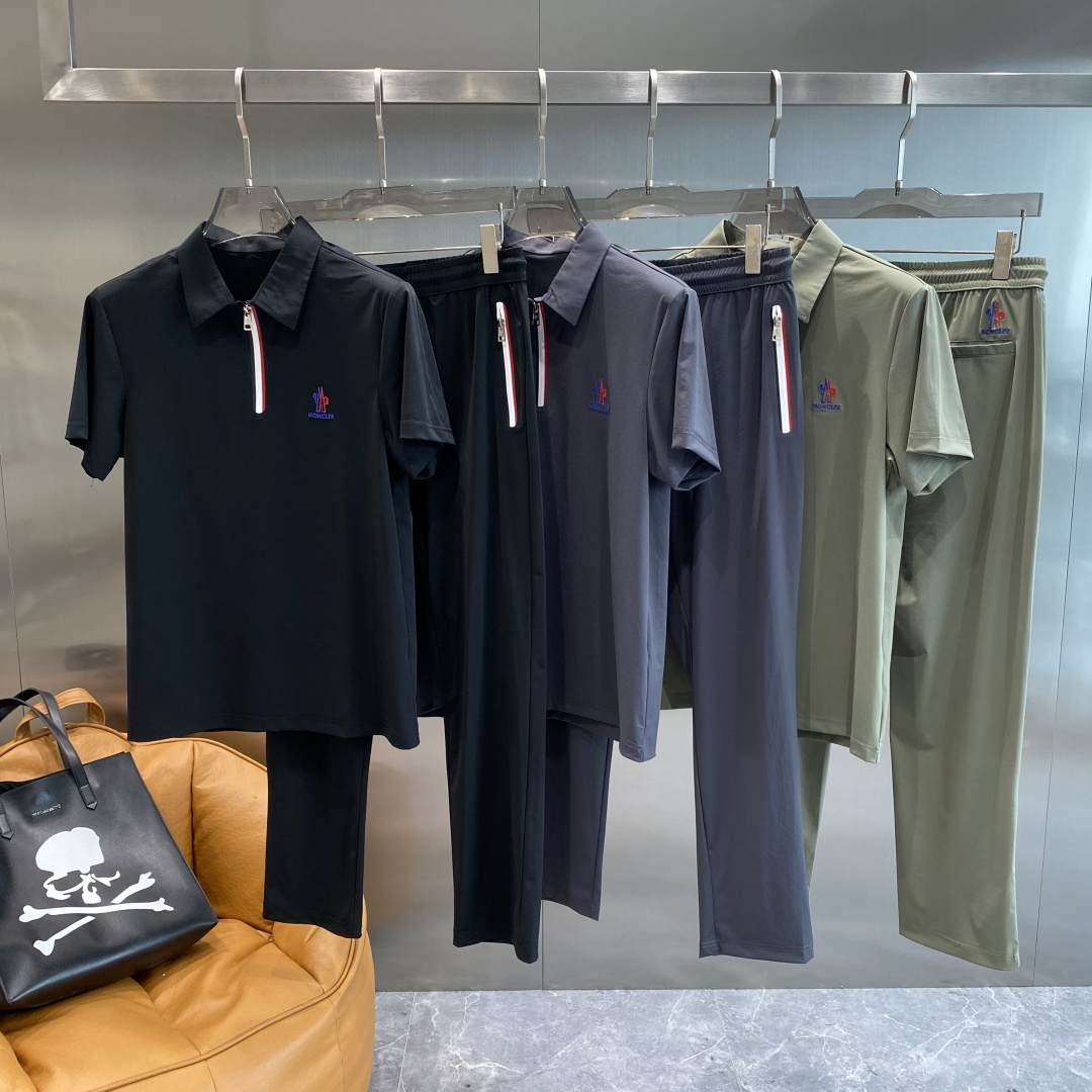 NO:486456,'Mengjia' 25ss Spring and Summer New Set Polo Short Sleeve + Sleeves Imported Elastic Quick-Drying Fabric on Four-sided, The inner edges are even and delicate, dense but not messy, showing the style of the big factory. The fabric is soft and delicate, and it is quite comfortable. It is easy to wear and easy to handle and dry and breathable without touching the body. The texture is light and the upper body is pressure-free and as if you can breathe. Whether it is wiring or cutting to hardware configuration, it is the highest level of craftsmanship, and the details in each place are meticulous and exquisite!  The minimalist style has a grand structure, natural, highly recognizable, and there is no doubt about the matching performance of the upper body!  48-56 The next day, T-shirt,alexander wang19860909《蒙家》 25ss春夏新品套装polo短袖+卫裤进口四面弹力速干面料,内里包边走线均匀细致,密而不乱彰显大厂做派.面料,柔软细腻,挺阔舒适.细腻好穿易打理干爽透气不沾身.质感轻盈上身无压感仿佛会呼吸一般.无论是走线,还是裁剪到五金的配置,都是走的最高级别的工艺等级,每一处的细节都是一丝不苟,相当考究！极简的风格构造大气,自然,辨识度高,上身绝对不会出错搭配性能更是毫无疑问！48-56隔天,,T-shirt,alexander wang,Men's clothing