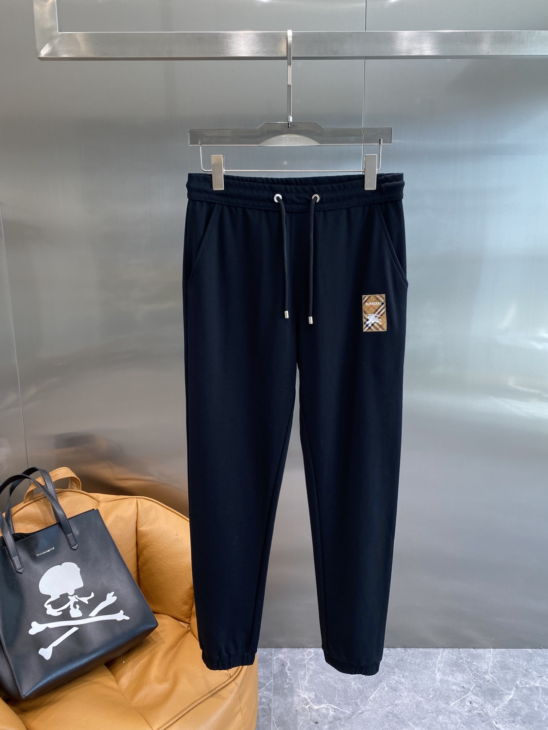 2025 Spring & Summer: Top New Leisure Pants with Classic Logo & Custom Fabics - 图片 2