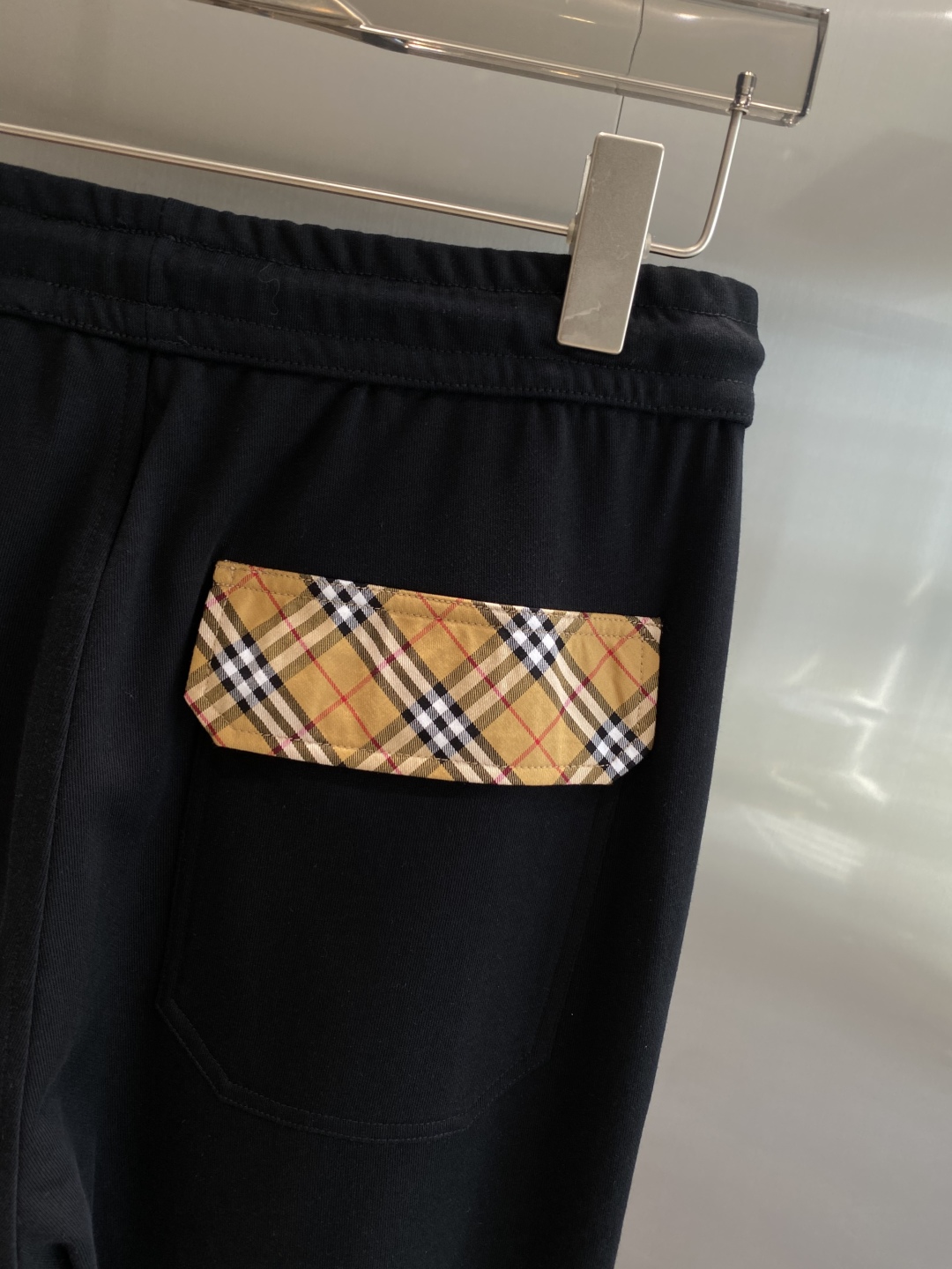 2025 Spring & Summer: Top New Leisure Pants with Classic Logo & Custom Fabics - 图片 9