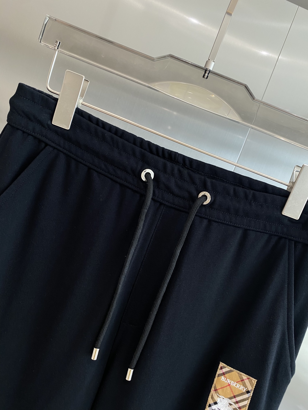 2025 Spring & Summer: Top New Leisure Pants with Classic Logo & Custom Fabics - 图片 4