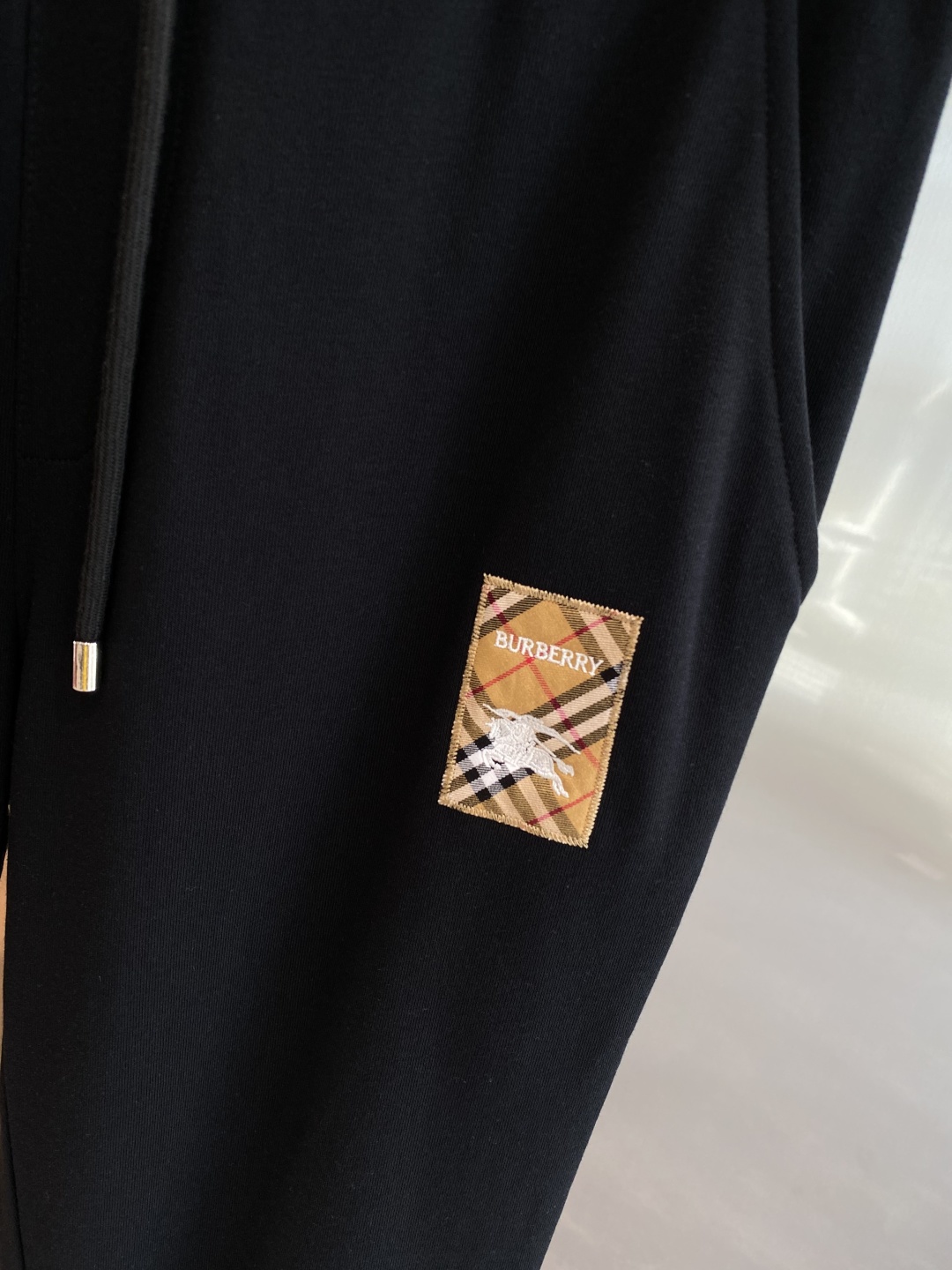 2025 Spring & Summer: Top New Leisure Pants with Classic Logo & Custom Fabics - 图片 6
