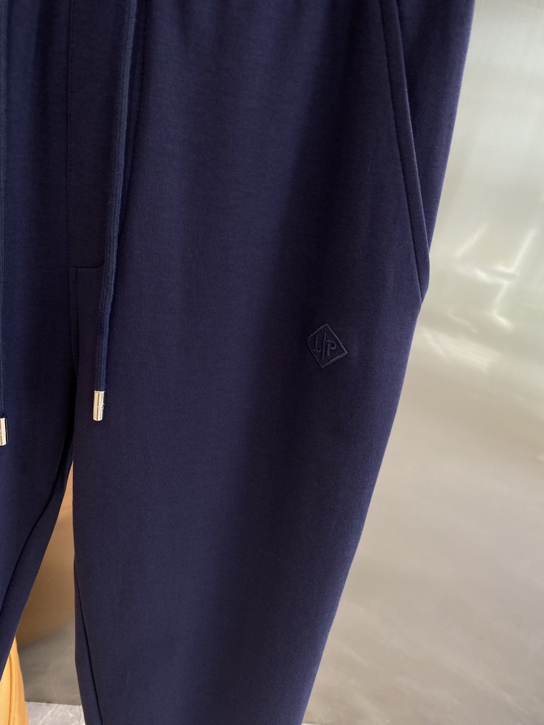“2025 Spring & Summer Classic Logo Leisure Pants: Comfortable, Custom, Visible” - 图片 5