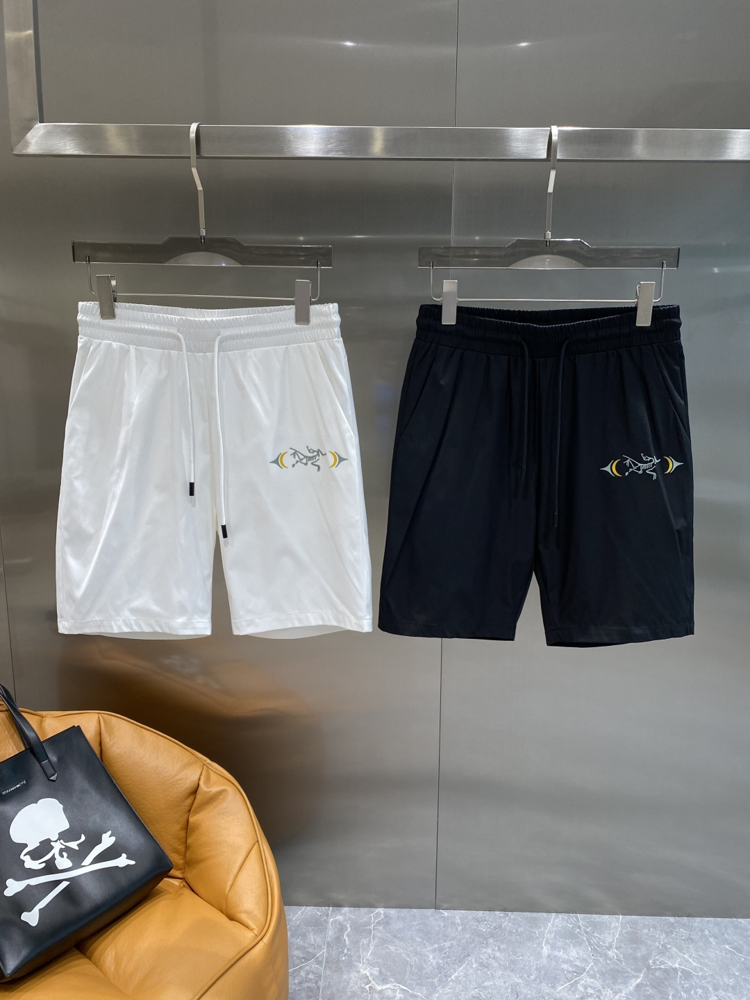 NO:491887,'Bird Home' Top-notch products 2025 summer new casual shorts!  The official website is released simultaneously. The brand's classic LOGO casual pants, customized fabric, excellent comfort, strong hand touch. Extremely recognizable, perfect quality craftsmanship. Size M-3XL the next day, jil sander, shorts, alexander wang19860909《鸟家》 顶级货品2025夏季新款休闲短裤！官网同步发售.品牌经典LOGO休闲裤 ,定制面料,舒适度极好,手触感强烈.辨识度极高,完美品相工艺. 尺码M-3XL隔天,,jil sander,shorts,alexander wang,Men's clothing