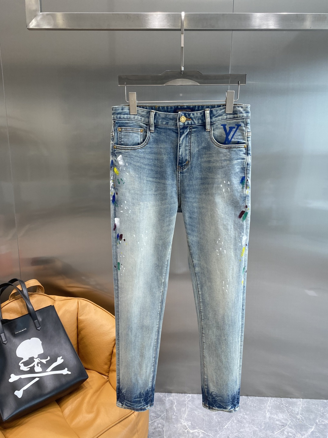 NO:500519,'Doujia' 2025 new model is available in stock, original single hot jeans super customized model, original hardware, super heavy industry technology, excellent version, impeccable detail!  The style is not picky, it is very high-end, and the good products are not waiting for everyone. Take a look at it and start quickly. Size 29-36 the next day, louis vuitton, louis vuitton, jeans, alexander wang19860909《驴家》 2025新款现货上市,原单爆款牛仔裤 超级定制款,原版五金,超级重工工艺,版型超赞细节做工无可挑剔！款式不挑人,特别高档,好货不等人,看中赶紧下手,尺码29-36隔天,,louis vuitton,louis vuitton,jeans,alexander wang,Men's clothing