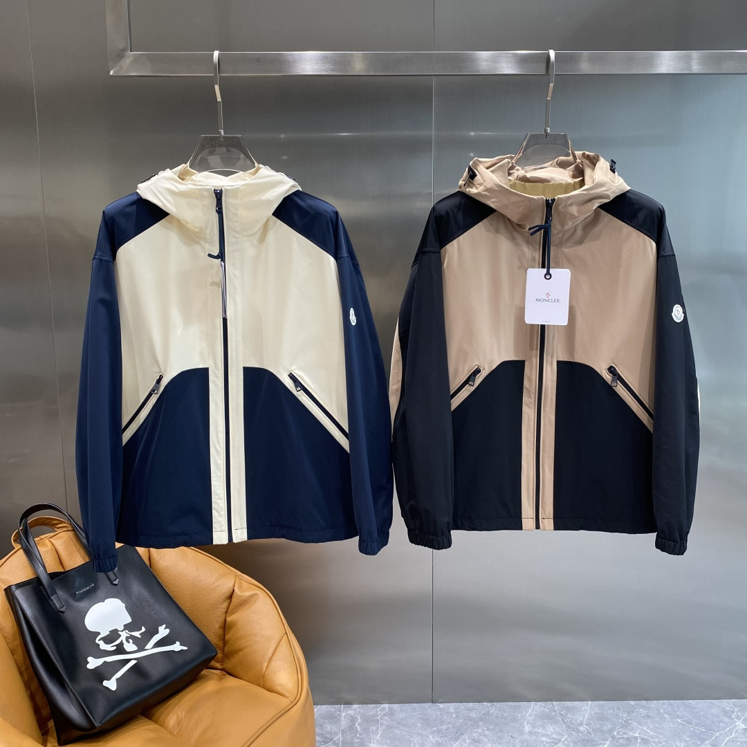 NO:502183,'Mengjia' 25ss autumn new style, the same style for men's jacket on the official website, full-print jacquard logo, original single three-standard full high-end version, customized fabric, breathable and comfortable, impeccable details, brand element design concept, reflecting high quality. The feel is delicate and soft, presents casual cut, and the upper body style is excellent. Highly recommended code number M-3XL the next day,, jackets & coats, jackets & coats, alexander wang19860909《蒙家》 25ss秋季新款 官网同款男士夹克外套,满印提花logo 原单三标齐全高端版本 定制面料 透气舒适度高,细节无可挑剔,品牌元素设计理念,体现高品质.手感细腻柔软 呈现休闲裁剪,上身版型超赞 强烈推荐码数M-3XL隔天,,jackets & coats,jackets & coats,alexander wang,Men's clothing