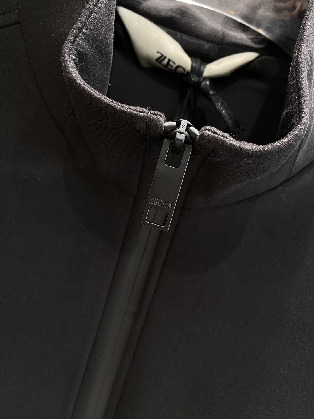 《𝙉𝙚𝙬🤍🖤杰尼家》2025新款夹克简约薄款休闲立领外套，转季必备单品-进口日本定制面料，丝滑柔软，垂感