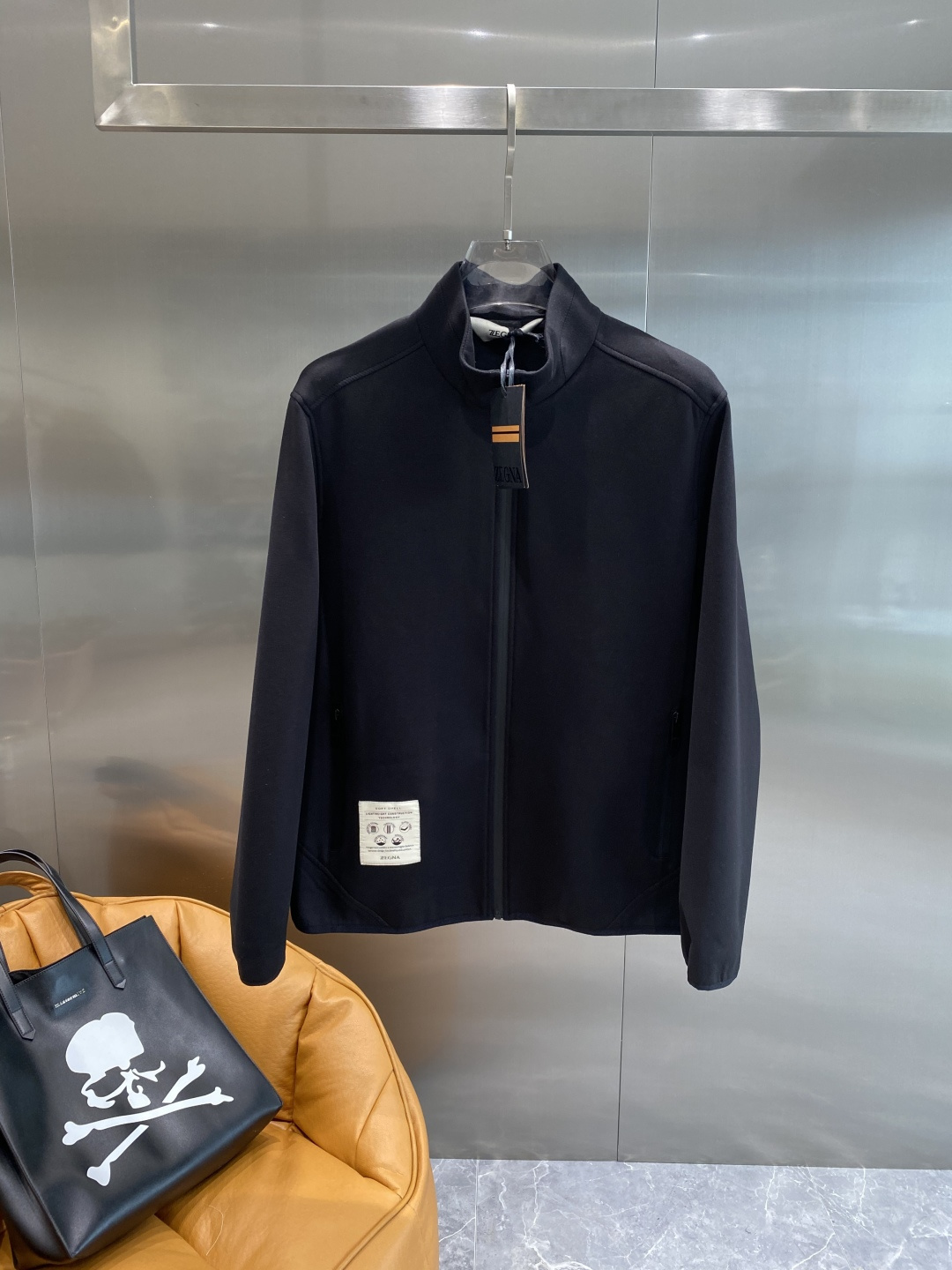 《𝙉𝙚𝙬🤍🖤杰尼家》2025新款夹克简约薄款休闲立领外套，转季必备单品-进口日本定制面料，丝滑柔软，垂感