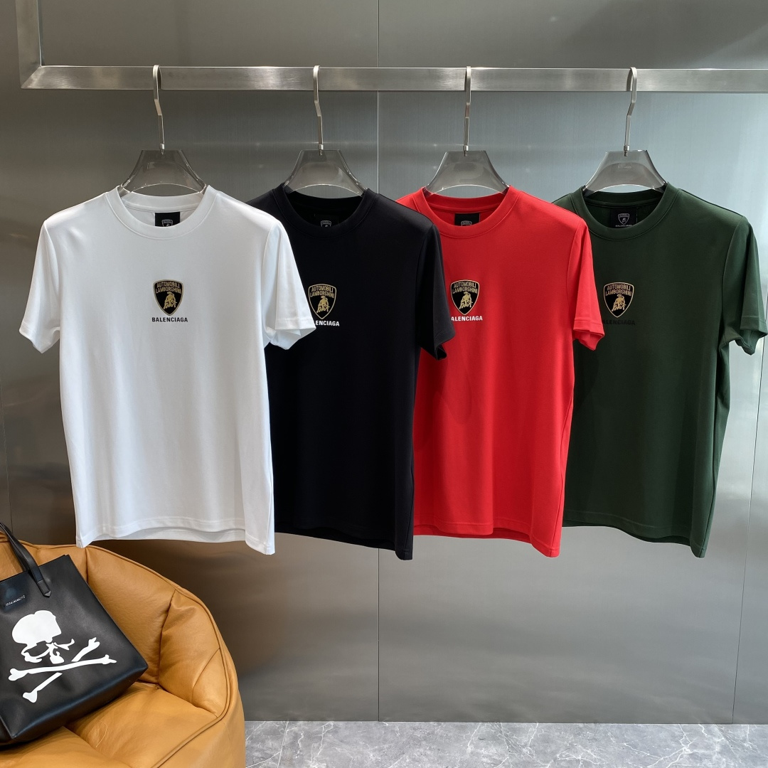 NO:506550,'Paris Home' 2025ss autumn and winter new products, fashionable casual base, single wear round neck casual basic high-end worsted short sleeves, comfortable and warm!  Anti-pilling does not irritate the skin, can be worn close to the body, luxurious and classic elements design!  There is no too much complex craft. What you play is the fusion of design and material. Simple European style. A must-have for autumn and winter. Counter size M-3XL the next day, balenciaga, T-shirt, alexander wang19860909《巴黎家》 2025ss秋冬新品时尚休闲打底单穿圆领休闲基础高档精纺短袖 舒适保暖！抗起球不刺激皮肤,可贴身穿,奢华经典元素设计！没有过多复杂的工艺 玩的就是设计与材质的融合 简约的欧风 秋冬季必备 专柜尺码M-3XL隔天,,balenciaga,T-shirt,alexander wang,Men's clothing