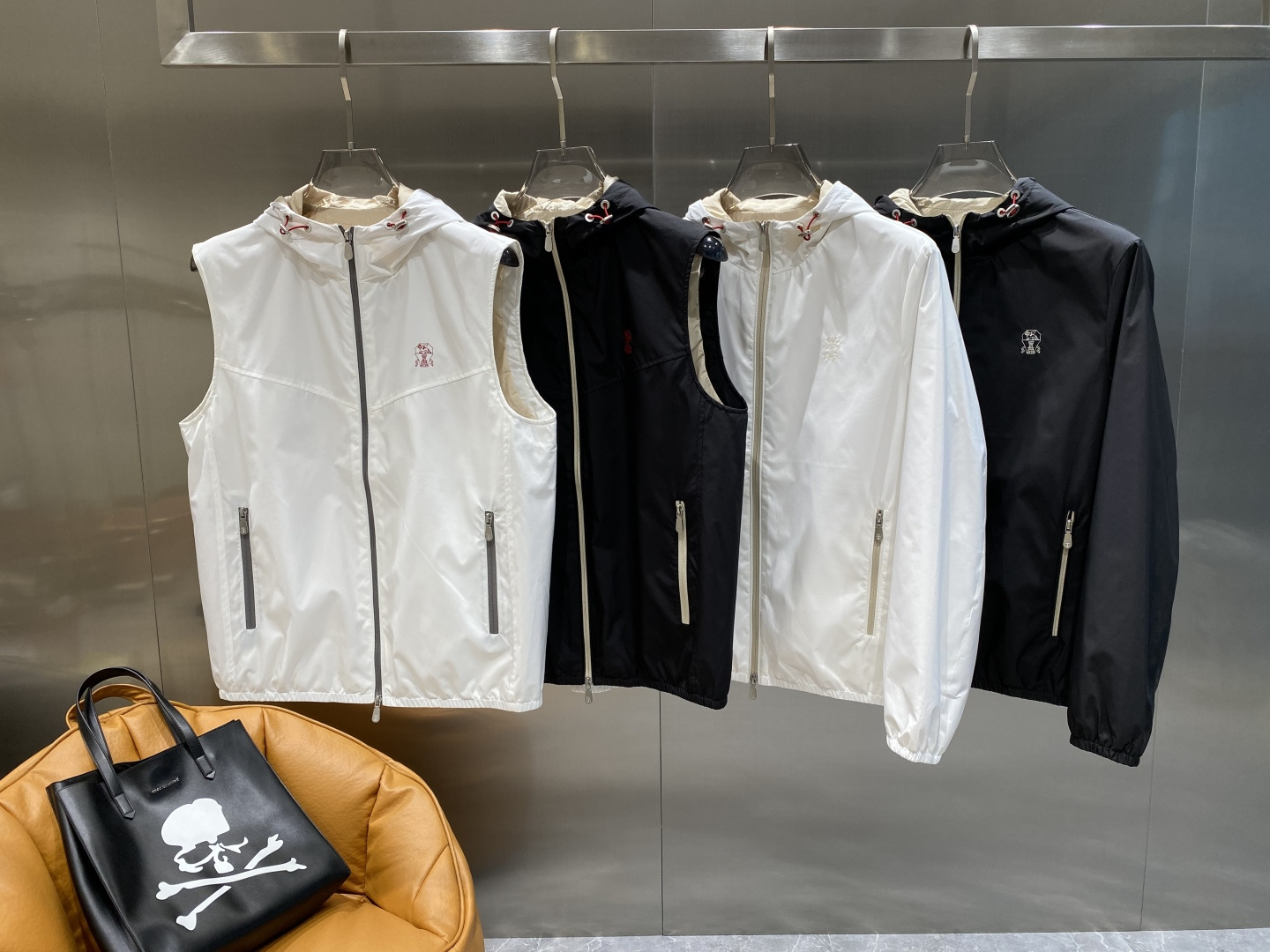 NO:508014,'Blue' Men's new fashionable casual jacket, a jacket full of high-end feel, chest embroidery, different styles are selected at will. It has a branded mold-opening custom hardware zipper head, two-way zipper closure, side zipper pocket, elastic cuff design, outer layer and inner layer are made of nylon fabric, full-quality size M-3XL jacket vest next day,, jackets & coats, jackets & coats, alexander wang19860909《布鲁家》 男士新款时尚休闲夹克,高级感满满的一款外套,胸前刺绣,不同风格随心选择.设有品牌开模定制五金拉链头、双向拉链开合、侧边拉链口袋、弹性袖口设计,外层和内里选用尼龙面料打造,全品相码数M-3XL 外套 马甲隔天,,jackets & coats,jackets & coats,alexander wang,Men's clothing