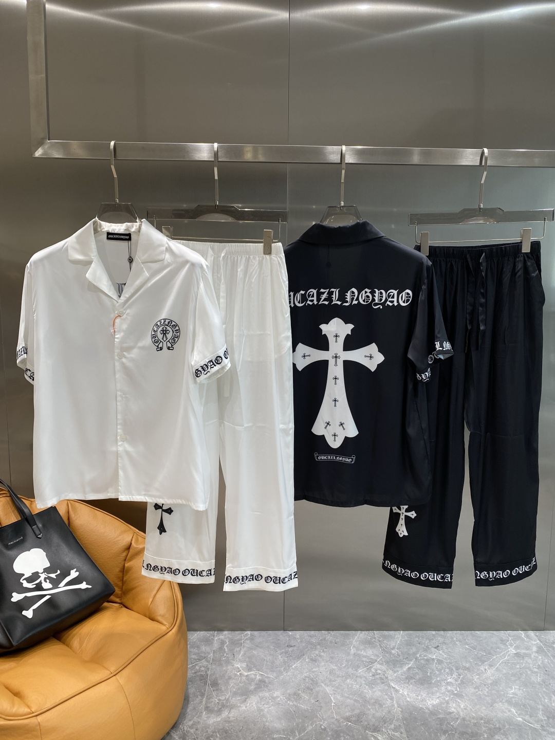 NO:517504,'Kejia' Casual pajamas set High-order silk silk fabric upgrade process upgrade Home clothing High-order Russian silk fabric skin-friendly and comfortable Home essentials Do not machine wash silk products, recommended to hand wash or wash bag number M-3XL the next day, real silk, alexander wang19860909《克家》 休闲睡衣套装 高订天绸丝面料升级工艺升级 家居服 高定俄罗丝面料亲肤轻柔舒适 家居必备 真丝产品切勿机洗,建议 手洗或者洗衣袋洗 码数M-3XL隔天,,real silk,alexander wang,Men's clothing