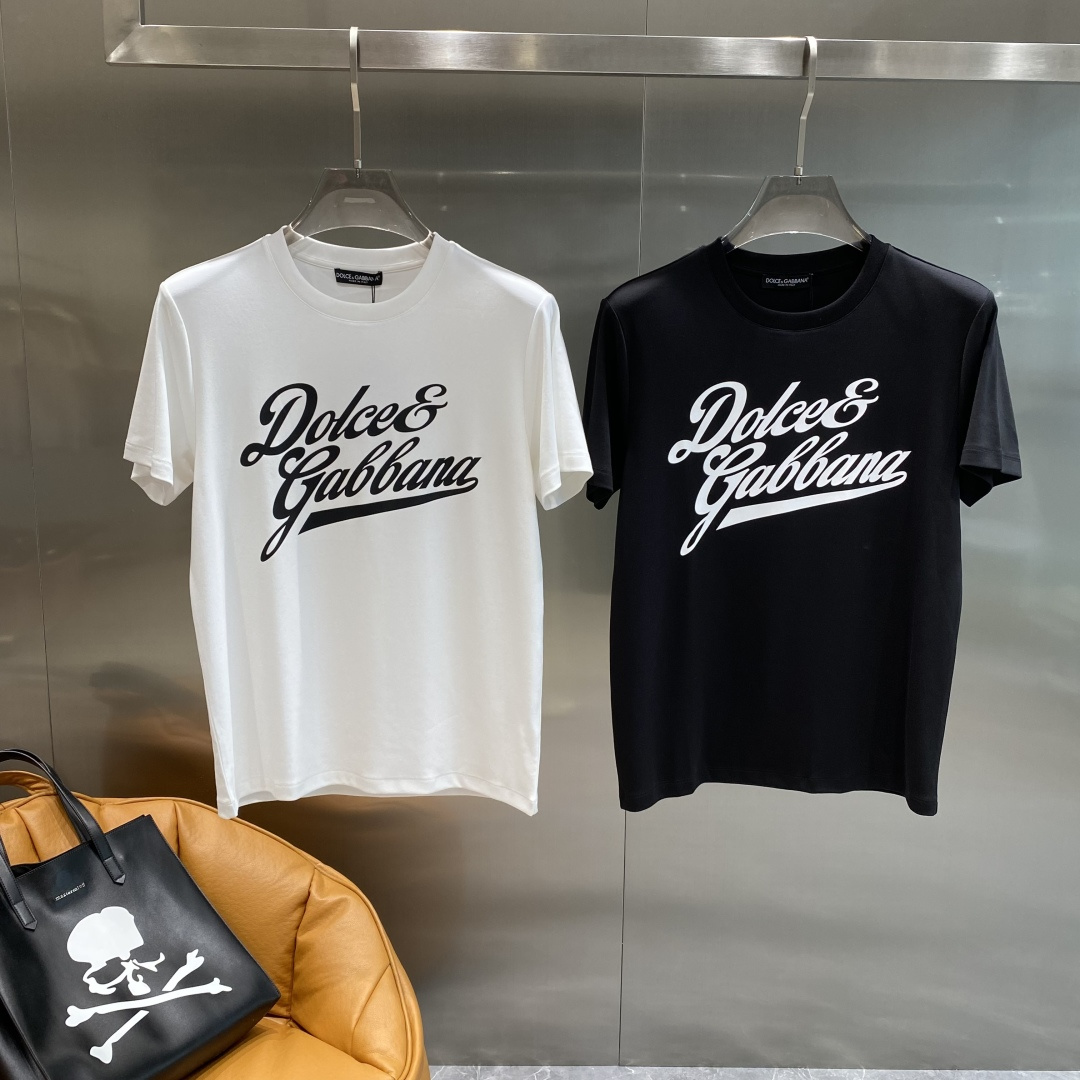 NO:509740,'DG Home' 2025's latest autumn and winter short-sleeved T-shirt, handsome and fashionable, top-grade patterned letter logo on the chest, simple and versatile style. Fabric cotton is not only crisp, maintains a fashionable silhouette, but also comfortable to wear, and the yarn is more delicate, and the next day, gucci, T-shirt,tees, t-shirt,alexander wang19860909《DG家》 2025最新款秋冬短袖T恤,帅气时尚,胸口顶级图案字母logo,简约百搭款.面料棉 不仅挺括,保持潮流的廓形,又穿着舒适,纱织更细腻,码数M-3XL 隔天,,gucci,T-shirt,tees，t-shirt,alexander wang,Men's clothing