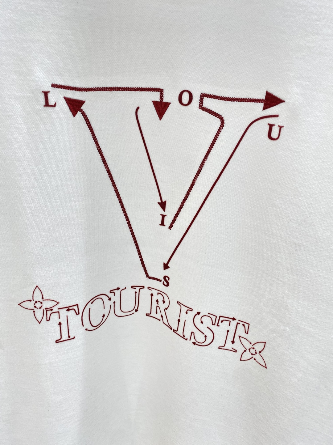 《𝙉𝙚𝙬🤍🖤驴家》
2025新款首发专柜最新款短袖圆领T恤 高端订制 设计前卫时尚！品牌logo重工艺设