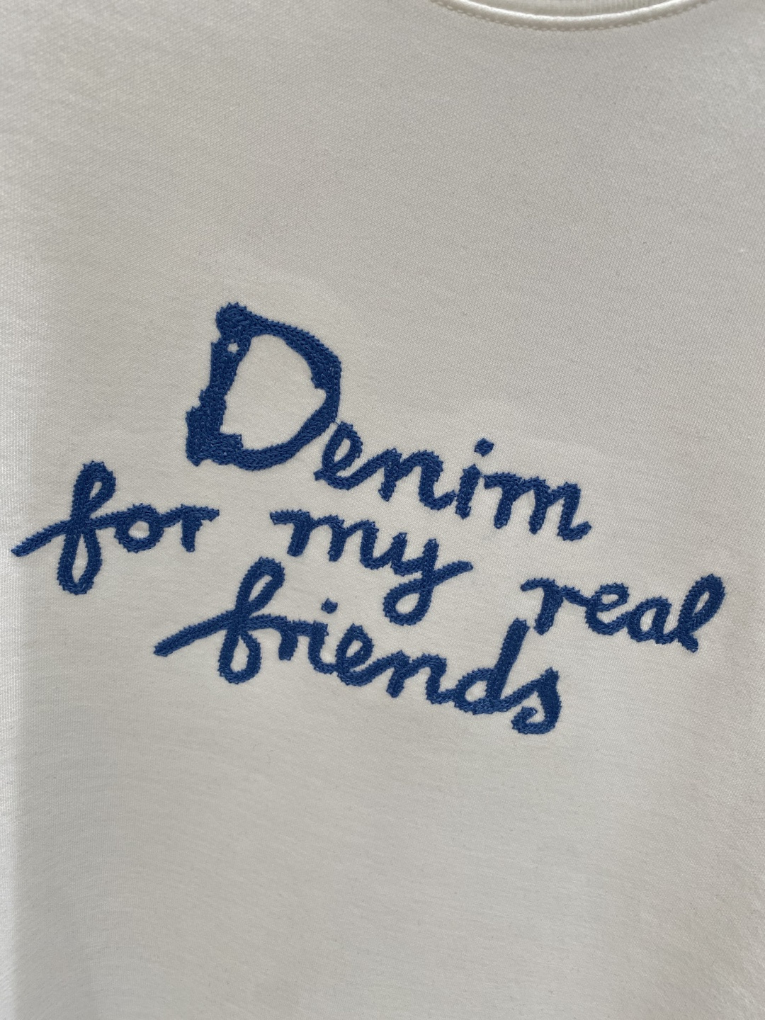 《𝙉𝙚𝙬🤍🖤迪家》
2025新款首发专柜最新款短袖圆领T恤 高端订制 设计前卫时尚！品牌logo重工艺设