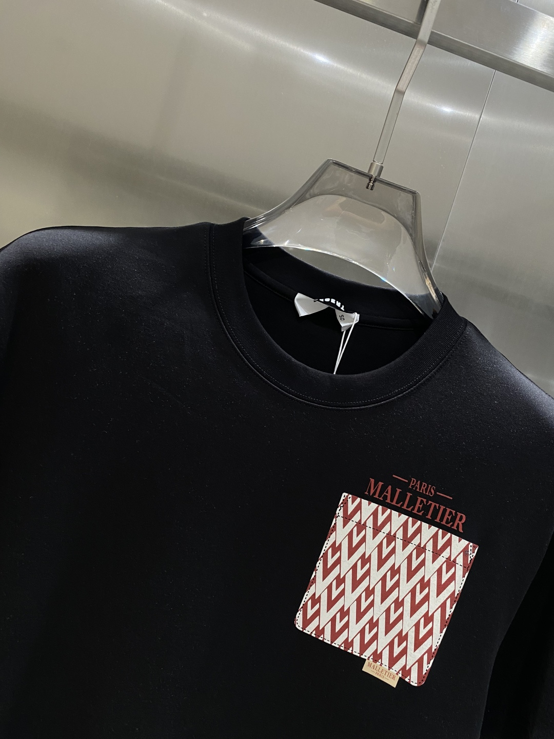 《𝙉𝙚𝙬🤍🖤驴家》
2025新款首发专柜最新款短袖圆领T恤 高端订制 设计前卫时尚！品牌logo重工艺设