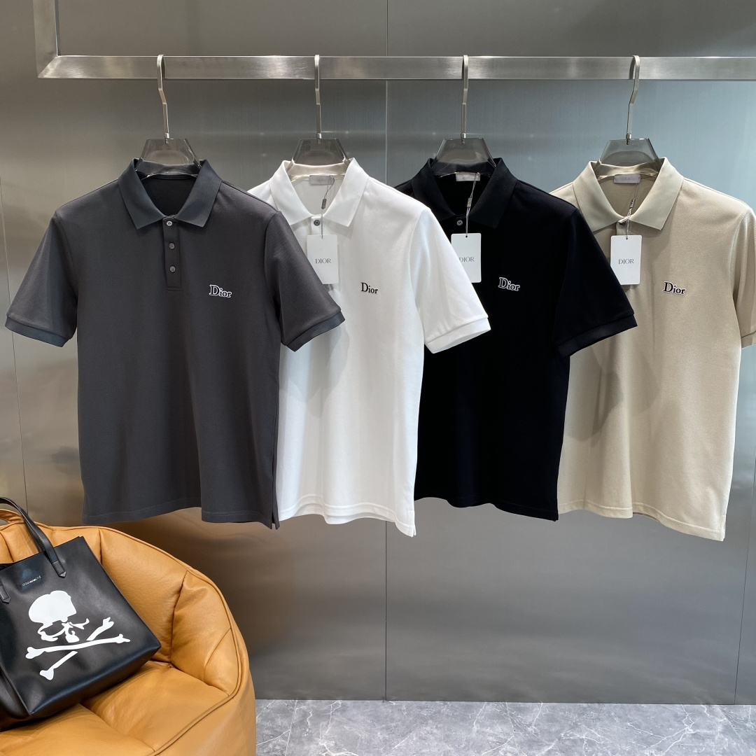 NO:513084,'Dijia' 2025 Men's Business and Casual Solid Color Lapel Short Sleeve POLO Shirt #Customer supplies imported bead floor cotton fabrics, selected high-quality long velvet cotton raw materials, the fabric attributes are all excellent, the mesh structure is delicate and natural, after washing, the texture becomes more affinity, the comfort and breathability are perfect, the touch experience is self-evident, POLO Shirt Size M-3XL the next day,,dior,T-shirt,alexander wang19860909《迪家》 2025男士商务休闲纯色翻领短袖POLO衫#客供进口珠地棉面料,甄选上等长绒棉花原料,面料属性皆为上乘,网眼结构细腻自然,经过水洗后,肌理变得更具亲和力,舒适性与透气性完美兼备,触感体验不言而喻,POLO衫 尺码M-3XL隔天,,dior,T-shirt,alexander wang,Men's clothing