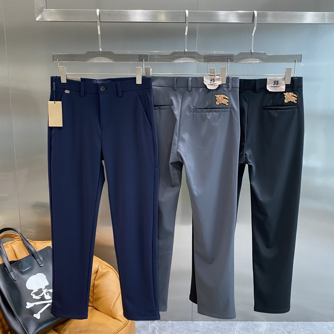 NO:513075,'Ba Jia' 2025 trousers are elegant and capable!  The pants are slim in style and smooth in lines, which can well modify the legs and allow you to show a confident posture in the office. The waist design is simple and elegant, with exquisite buttons, which are convenient and comfortable to put on and off. The pockets on both sides are practical and beautiful, and the details show the quality. The fabric is crisp and textured, and the drape is great. It is not easy to wrinkle after sitting for a long time. 29-36 The next day, burberry, alexander wang19860909《巴家》 2025西裤 优雅干练两不误！裤子版型修身,线条流畅,能很好地修饰腿部线条,让你在办公室也能展现出自信的姿态.腰部设计简洁大方,纽扣精致,穿脱方便又舒适.两侧的口袋实用又美观,细节之处尽显品质 .面料挺括有质感,垂坠感很棒,久坐也不易起皱29-36隔天,,burberry,alexander wang,Men's clothing