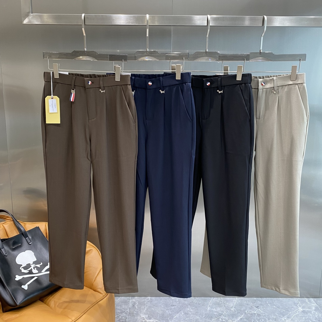 NO:513072,'TB Home' 2025 Trousers Elegant and capable!  The pants are slim in style and smooth in lines, which can well modify the legs and allow you to show a confident posture in the office. The waist design is simple and elegant, with exquisite buttons, which are convenient and comfortable to put on and off. The pockets on both sides are practical and beautiful, and the details show the quality. The fabric is crisp and textured, and the drape is great, and it is not easy to wrinkle after sitting for a long time. 29-36 the next day, alexander wang19860909《TB家》 2025西裤 优雅干练两不误！裤子版型修身,线条流畅,能很好地修饰腿部线条,让你在办公室也能展现出自信的姿态.腰部设计简洁大方,纽扣精致,穿脱方便又舒适.两侧的口袋实用又美观,细节之处尽显品质 .面料挺括有质感,垂坠感很棒,久坐也不易起皱29-36隔天,,alexander wang,Men's clothing