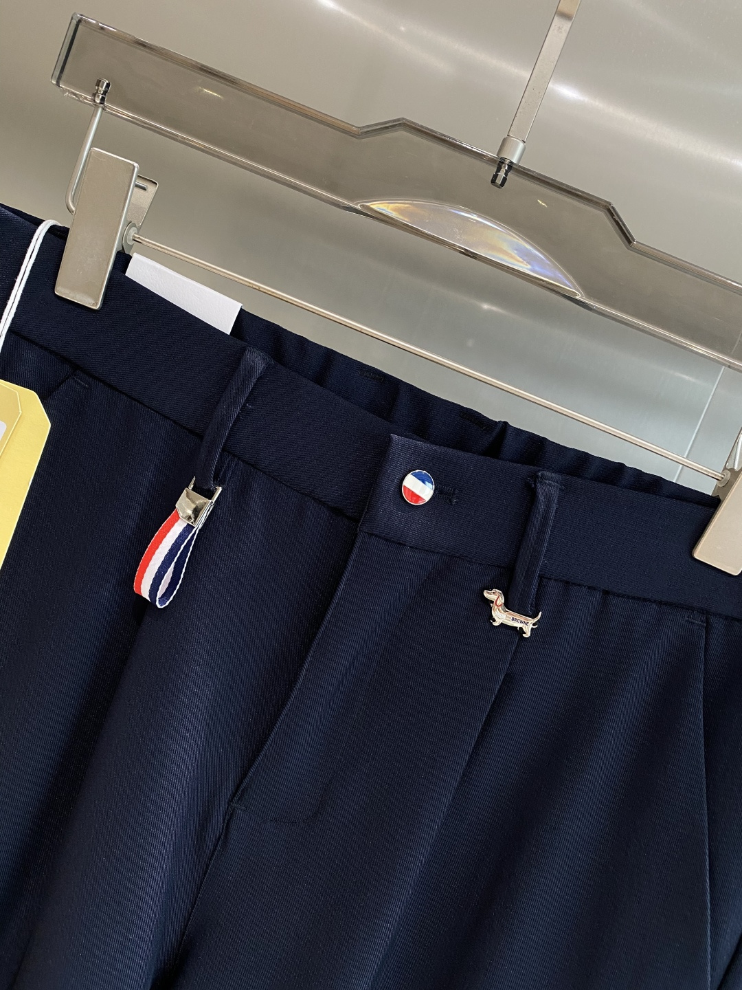 《𝙉𝙚𝙬🤍🖤TB家》
2025西裤 优雅干练两不误！裤子版型修身，线条流畅，能很好地修饰腿部线条，让你在