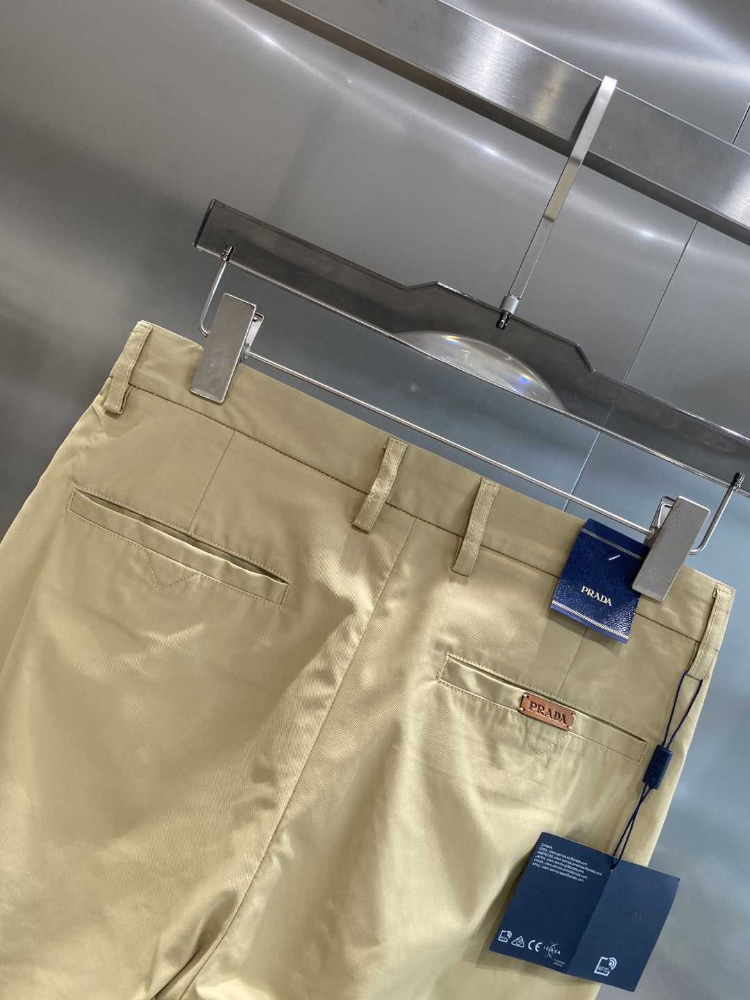 《𝙉𝙚𝙬🤍🖤普家》
2025新品休闲裤西裤，官网同步发售，裤身工艺设计，进口客供辅料、面料定制，代工厂出