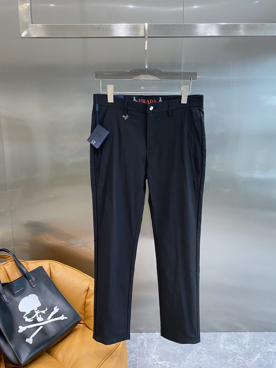 《𝙉𝙚𝙬🤍🖤普家》
2025新品休闲裤西裤，官网同步发售，裤身工艺设计，进口客供辅料、面料定制，代工厂出