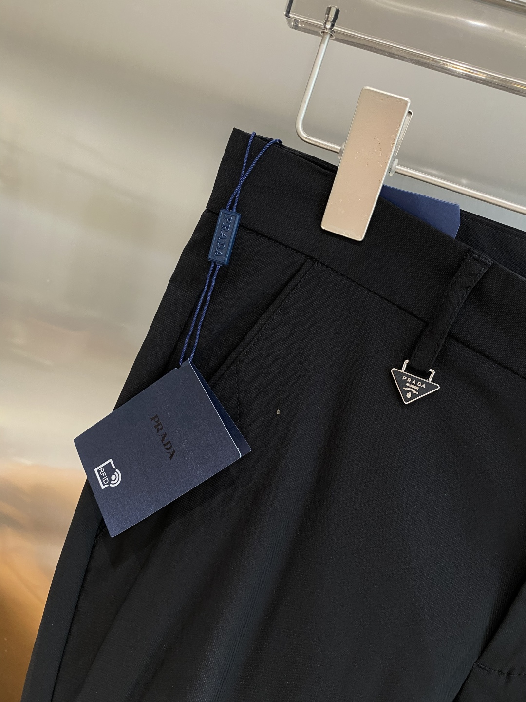 《𝙉𝙚𝙬🤍🖤普家》
2025新品休闲裤西裤，官网同步发售，裤身工艺设计，进口客供辅料、面料定制，代工厂出