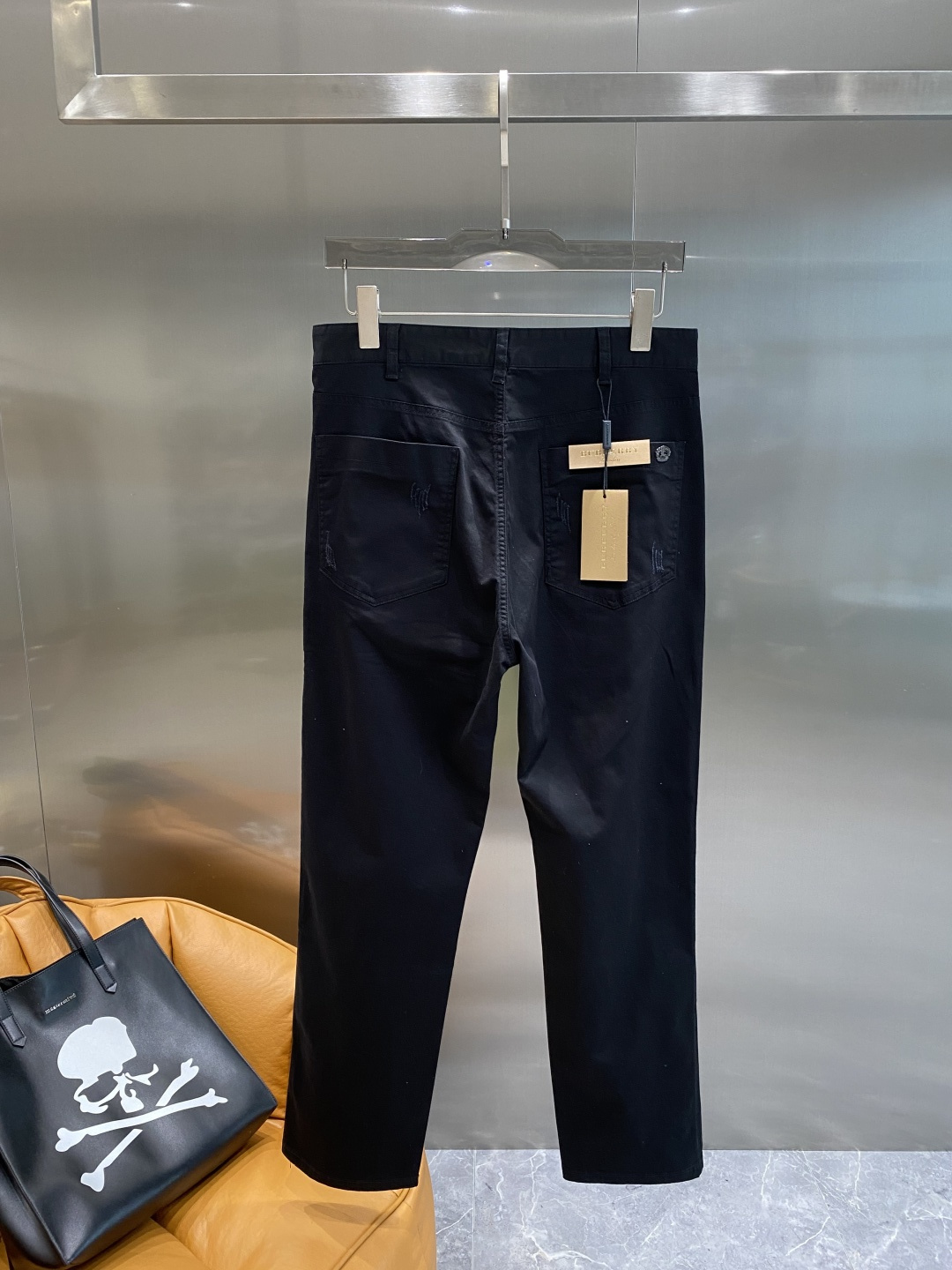 《𝙉𝙚𝙬🤍🖤巴家》
2025新品休闲裤西裤，官网同步发售，裤身工艺设计，进口客供辅料、面料定制，代工厂出