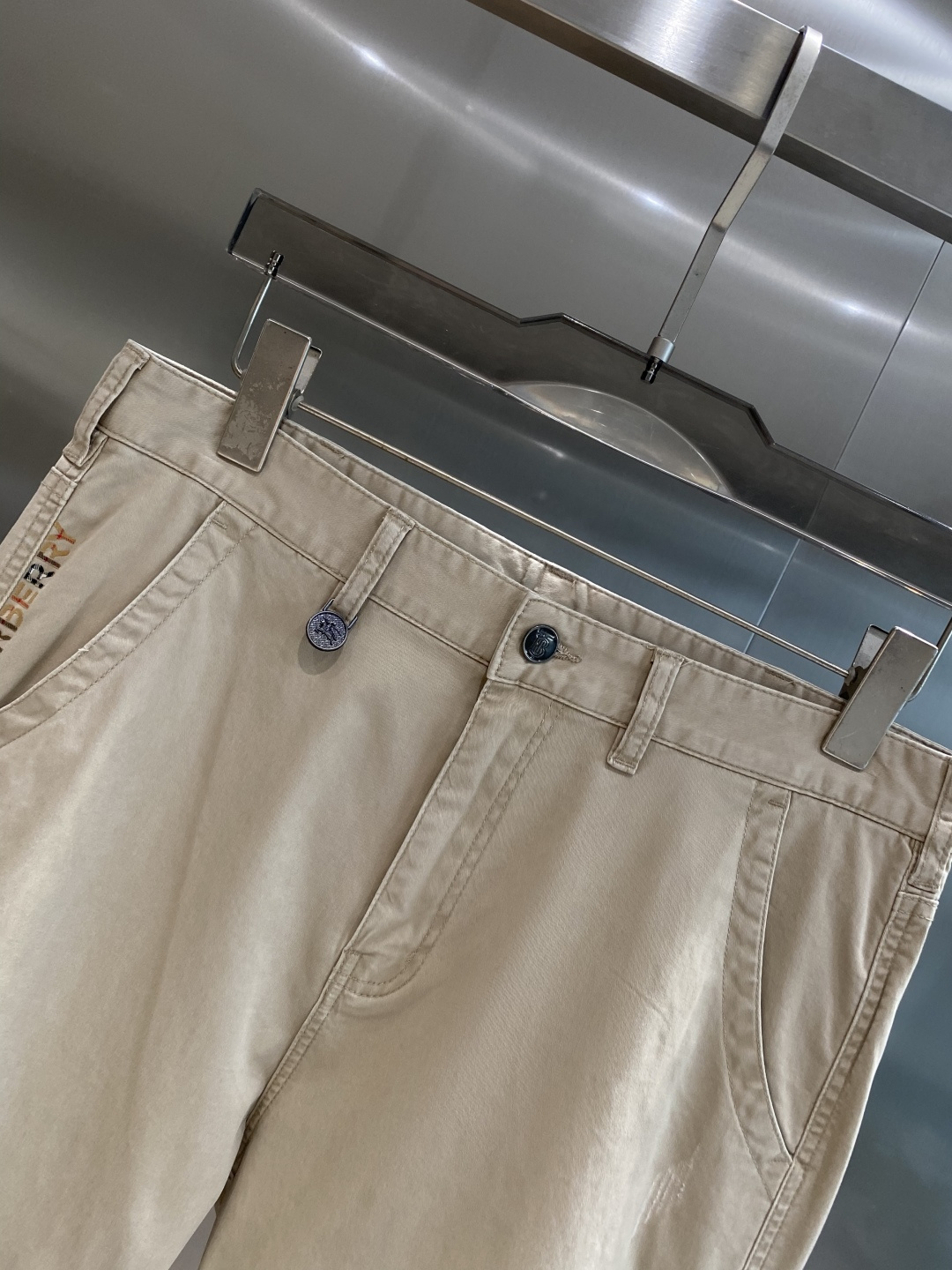 《𝙉𝙚𝙬🤍🖤巴家》
2025新品休闲裤西裤，官网同步发售，裤身工艺设计，进口客供辅料、面料定制，代工厂出