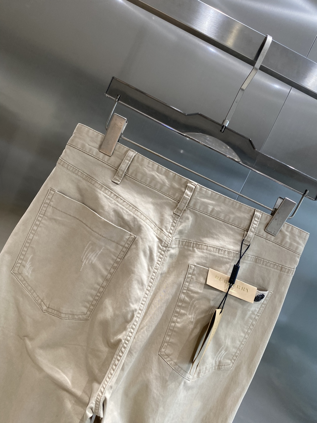 《𝙉𝙚𝙬🤍🖤巴家》
2025新品休闲裤西裤，官网同步发售，裤身工艺设计，进口客供辅料、面料定制，代工厂出