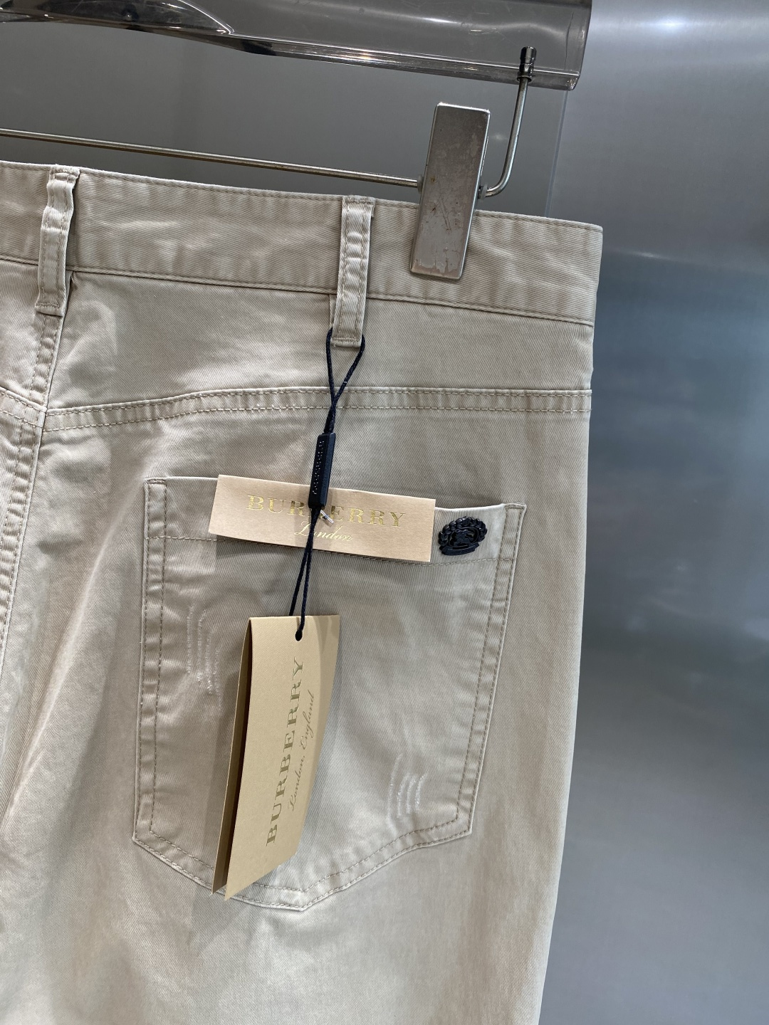 《𝙉𝙚𝙬🤍🖤巴家》
2025新品休闲裤西裤，官网同步发售，裤身工艺设计，进口客供辅料、面料定制，代工厂出