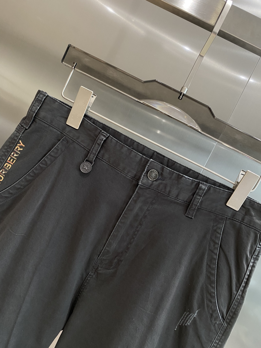 《𝙉𝙚𝙬🤍🖤巴家》
2025新品休闲裤西裤，官网同步发售，裤身工艺设计，进口客供辅料、面料定制，代工厂出