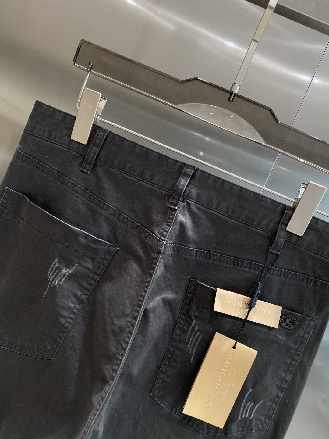 《𝙉𝙚𝙬🤍🖤巴家》
2025新品休闲裤西裤，官网同步发售，裤身工艺设计，进口客供辅料、面料定制，代工厂出