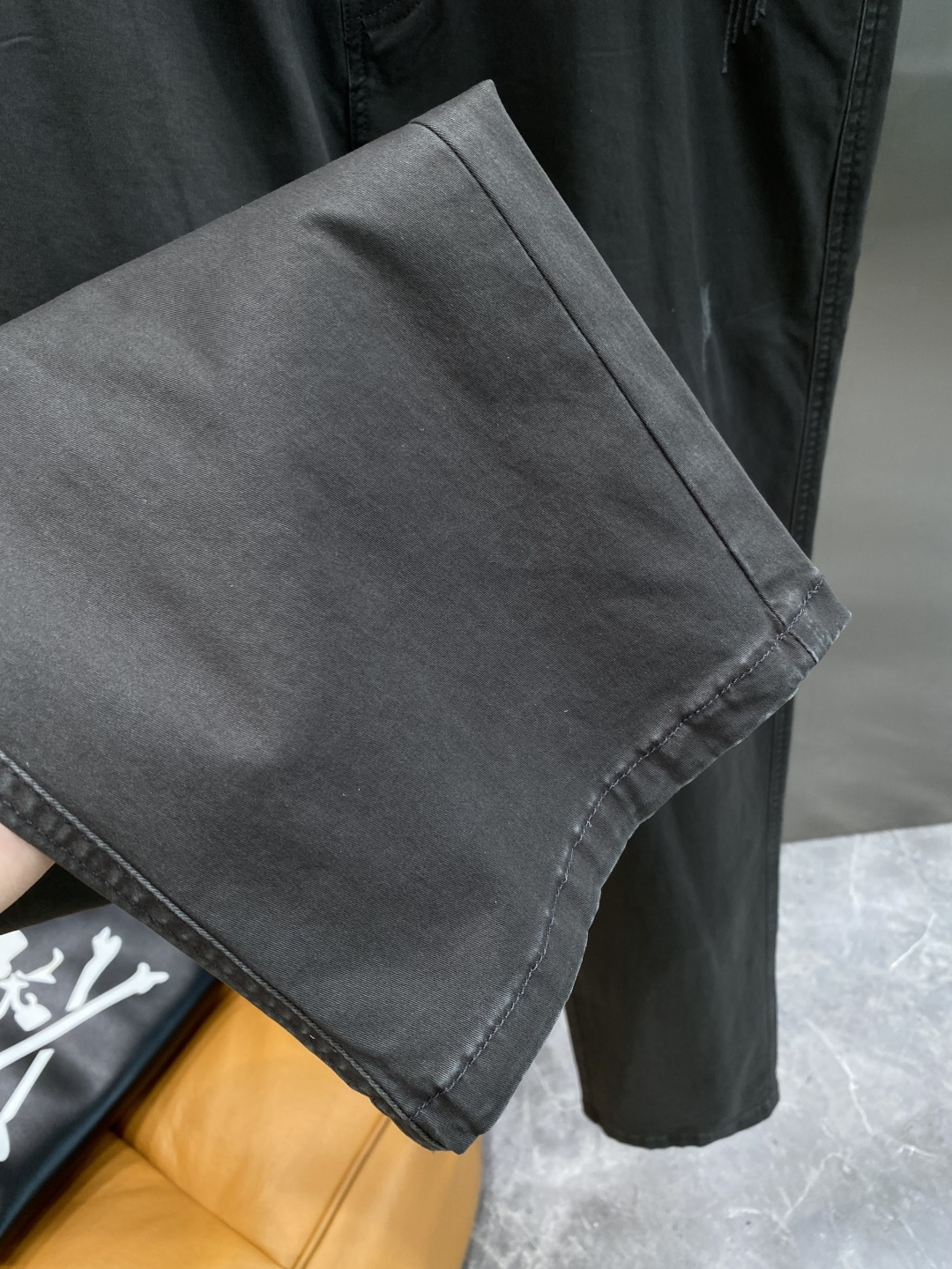 《𝙉𝙚𝙬🤍🖤巴家》
2025新品休闲裤西裤，官网同步发售，裤身工艺设计，进口客供辅料、面料定制，代工厂出