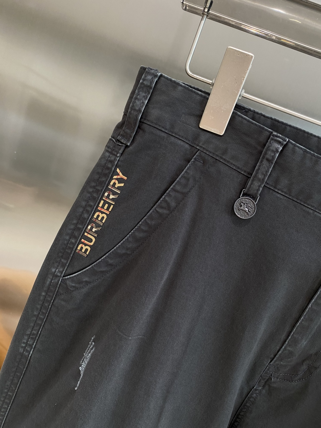 《𝙉𝙚𝙬🤍🖤巴家》
2025新品休闲裤西裤，官网同步发售，裤身工艺设计，进口客供辅料、面料定制，代工厂出