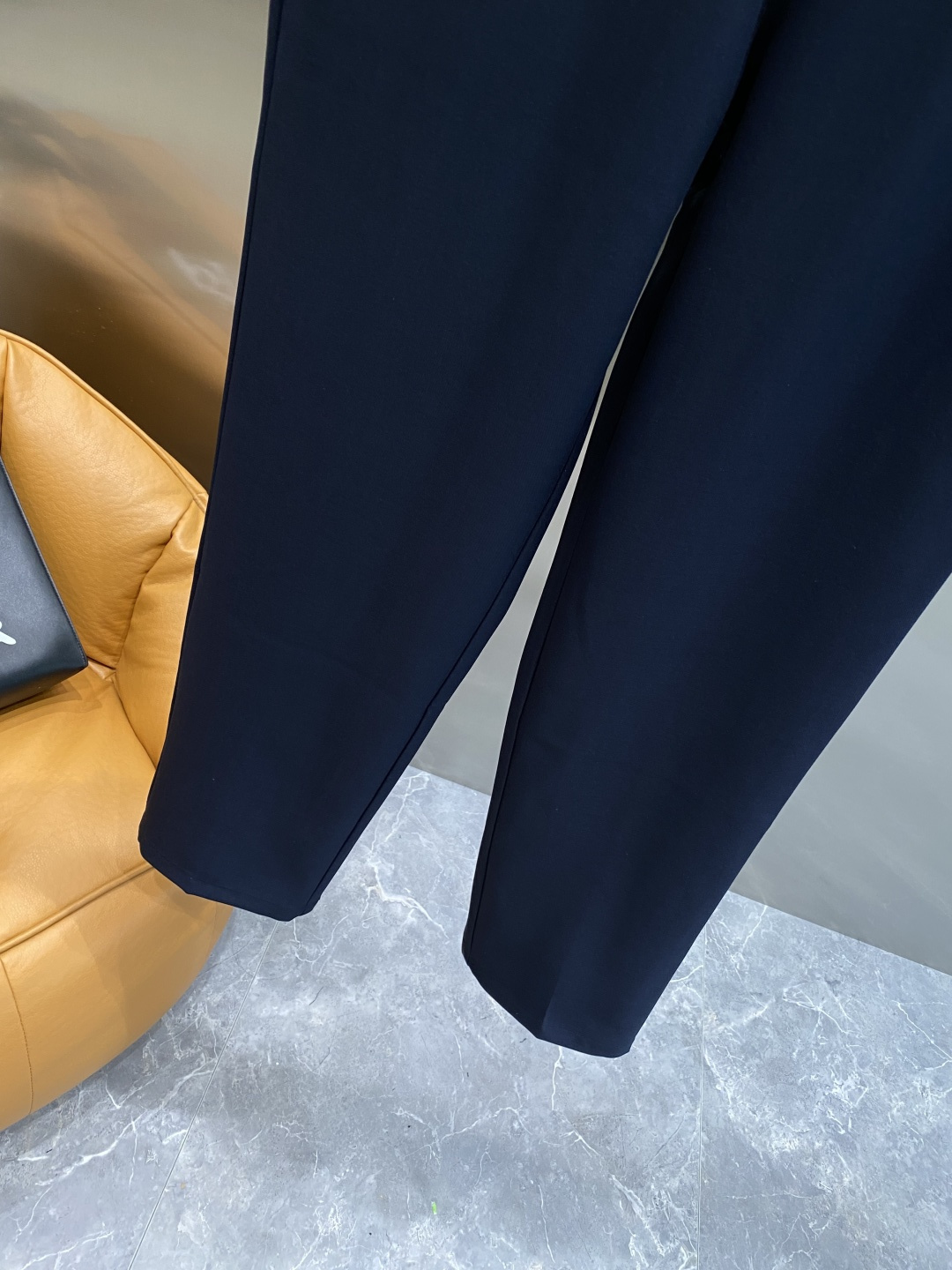 《𝙉𝙚𝙬🤍🖤驴家》
2025新品休闲裤西裤，官网同步发售，裤身工艺设计，进口客供辅料、面料定制，代工厂出