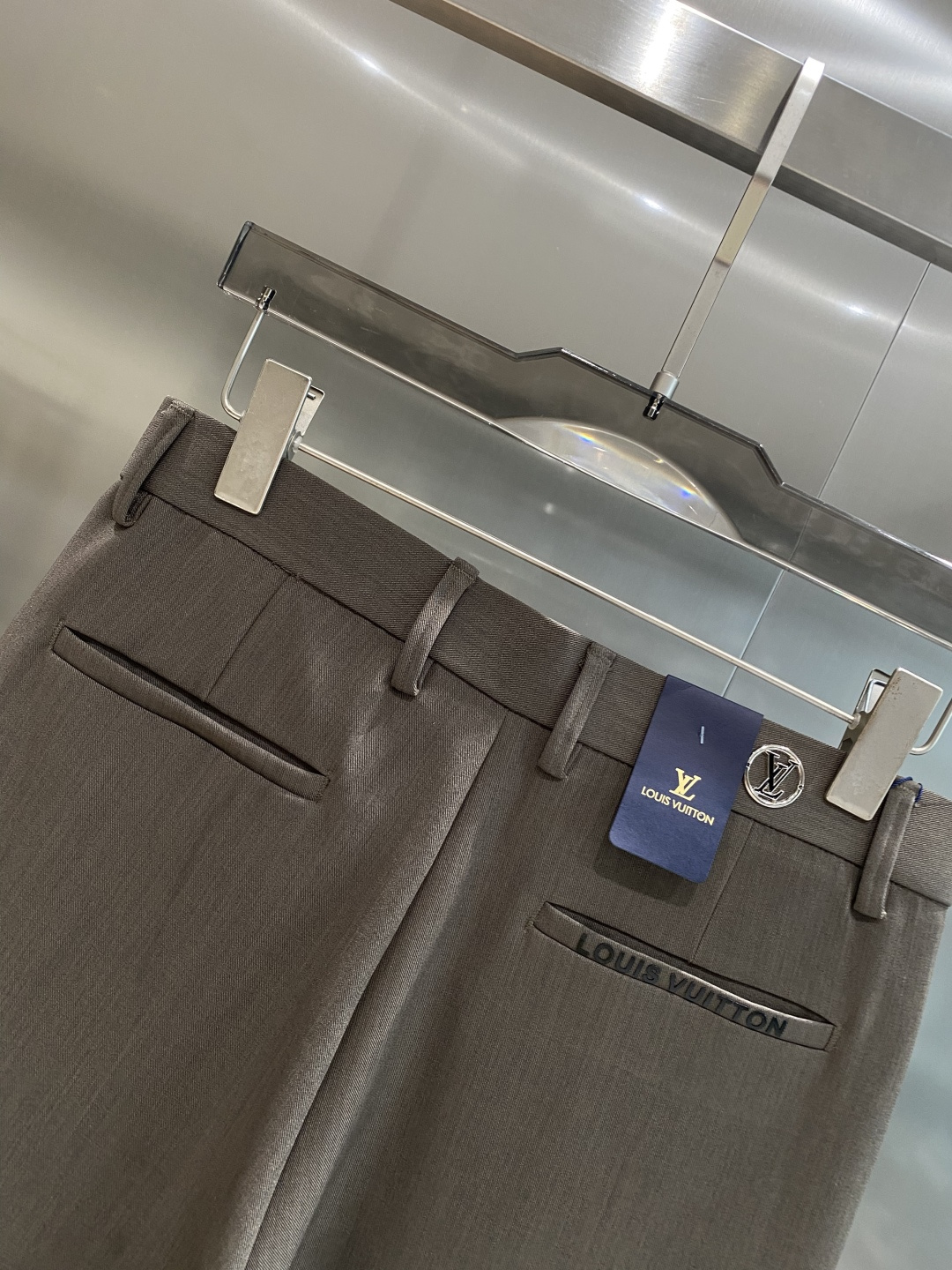 《𝙉𝙚𝙬🤍🖤驴家》
2025新品休闲裤西裤，官网同步发售，裤身工艺设计，进口客供辅料、面料定制，代工厂出