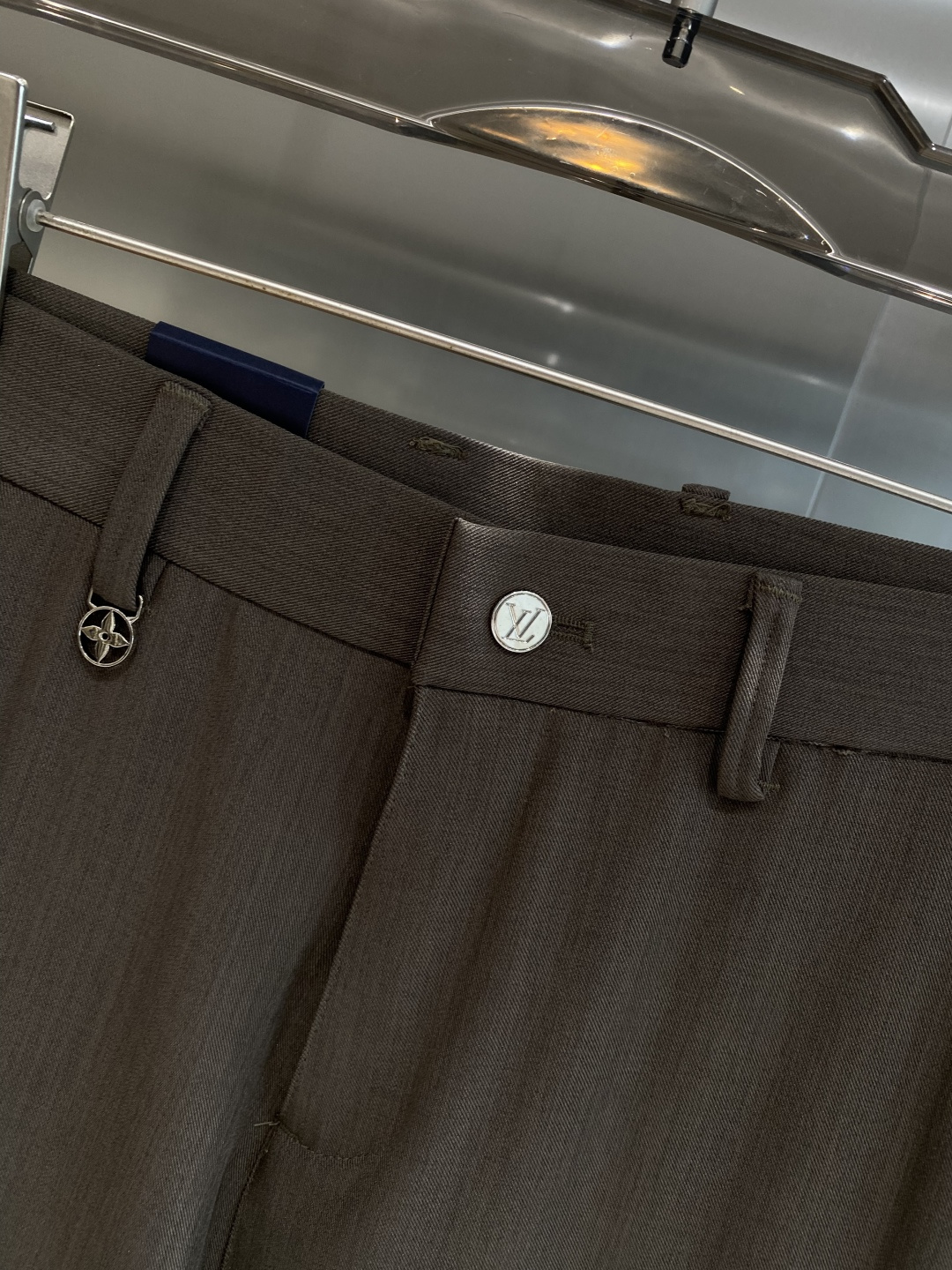 《𝙉𝙚𝙬🤍🖤驴家》
2025新品休闲裤西裤，官网同步发售，裤身工艺设计，进口客供辅料、面料定制，代工厂出