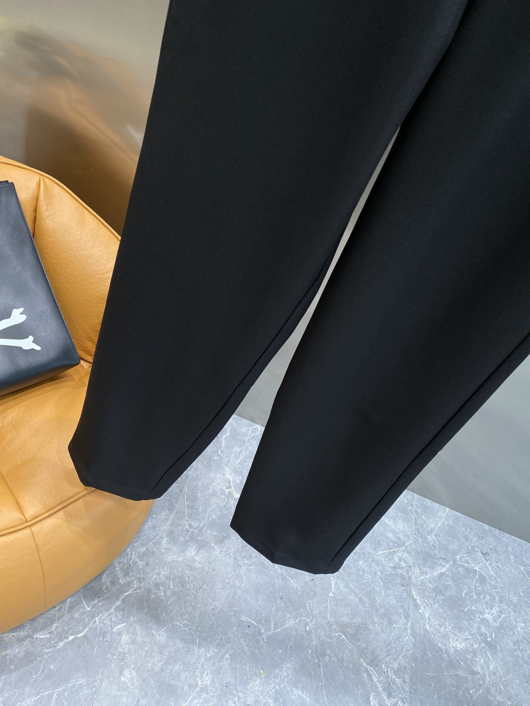 《𝙉𝙚𝙬🤍🖤驴家》
2025新品休闲裤西裤，官网同步发售，裤身工艺设计，进口客供辅料、面料定制，代工厂出