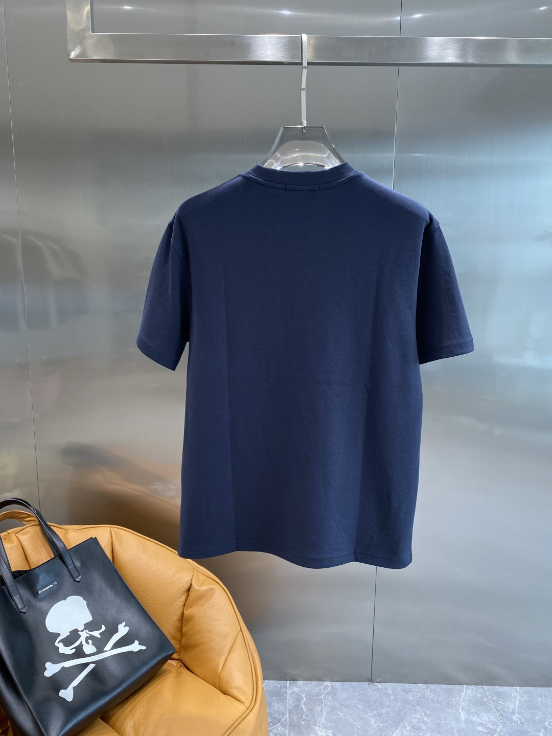 《𝙉𝙚𝙬🖤🤍迪家》25SS新款首发专柜最新款圆领短袖 高端订制 设计前卫时尚！品牌logo重工艺设计 高