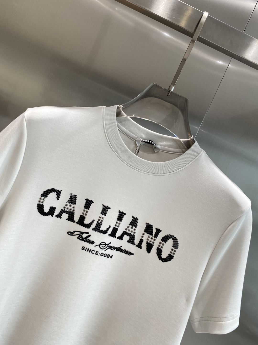《𝙉𝙚𝙬🖤🤍CALL家》25SS春夏新款首发专柜最新款圆领短袖 高端订制 设计前卫时尚！品牌logo重工