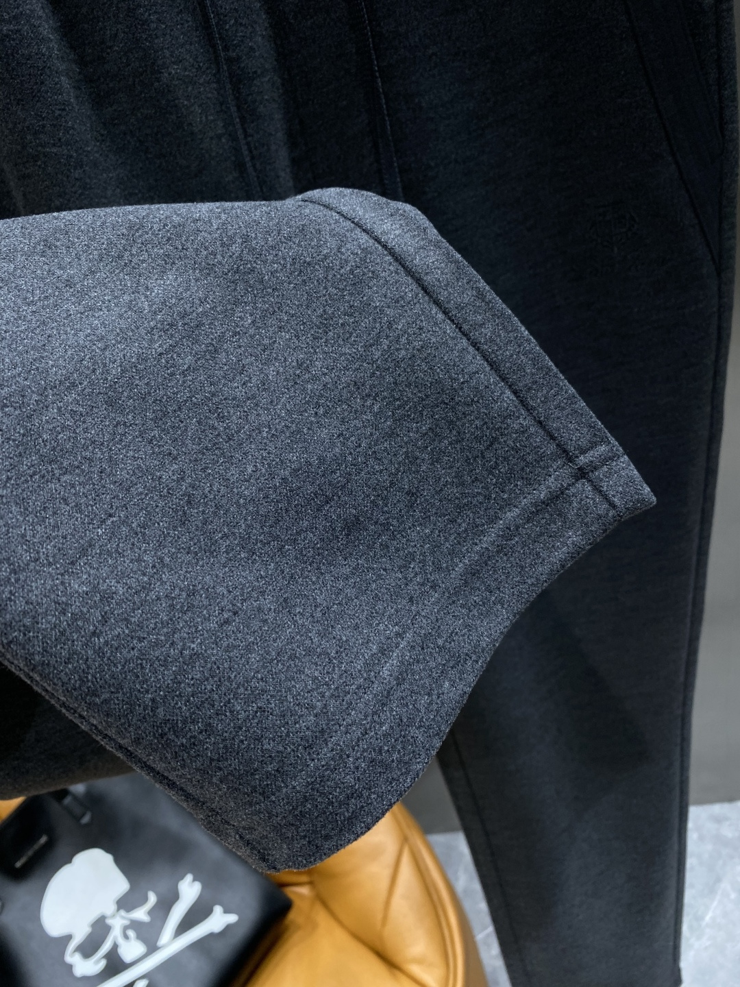 《𝙉𝙚𝙬🖤🤍lP🆕家》2025秋季卫裤，经典百搭 松紧腰小脚休闲运动裤！经典实穿的款式 前后标志织带点缀