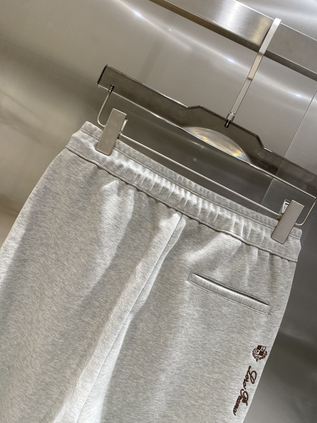 《𝙉𝙚𝙬🖤🤍lP🆕家》2025专柜新品大爆款高端休闲裤松紧裤！奢华品牌logo重工艺点缀 随意进出专柜，