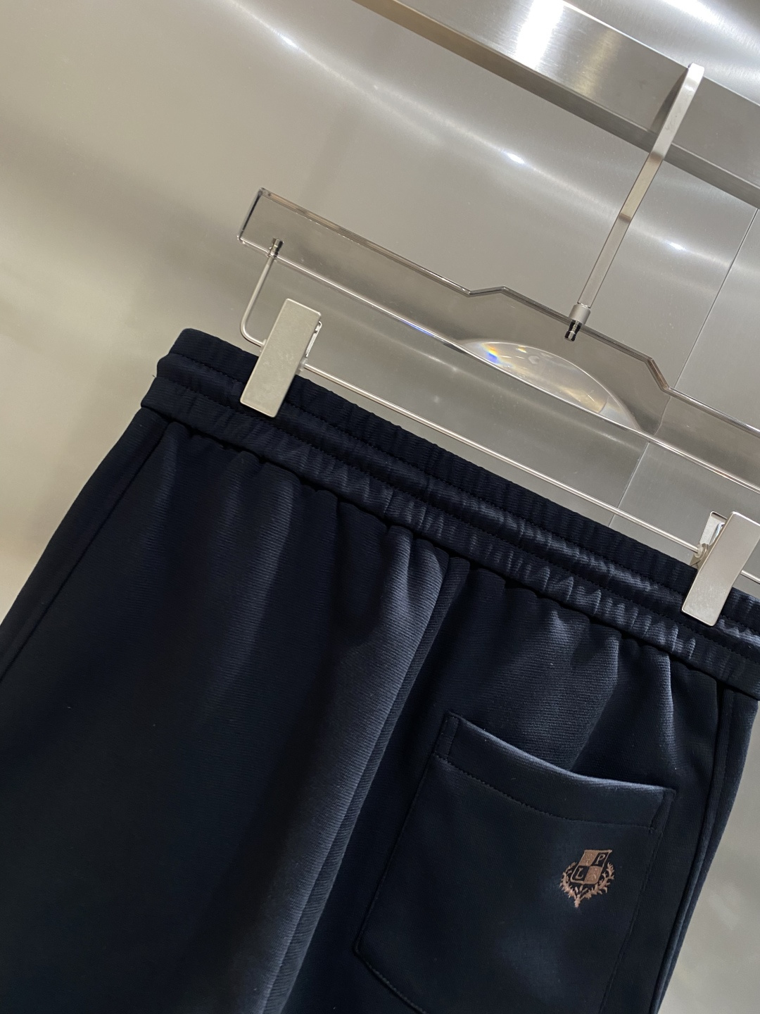 《𝙉𝙚𝙬🖤🤍lP🆕家》2025专柜新品大爆款高端休闲裤松紧裤！奢华品牌logo重工艺点缀 随意进出专柜，