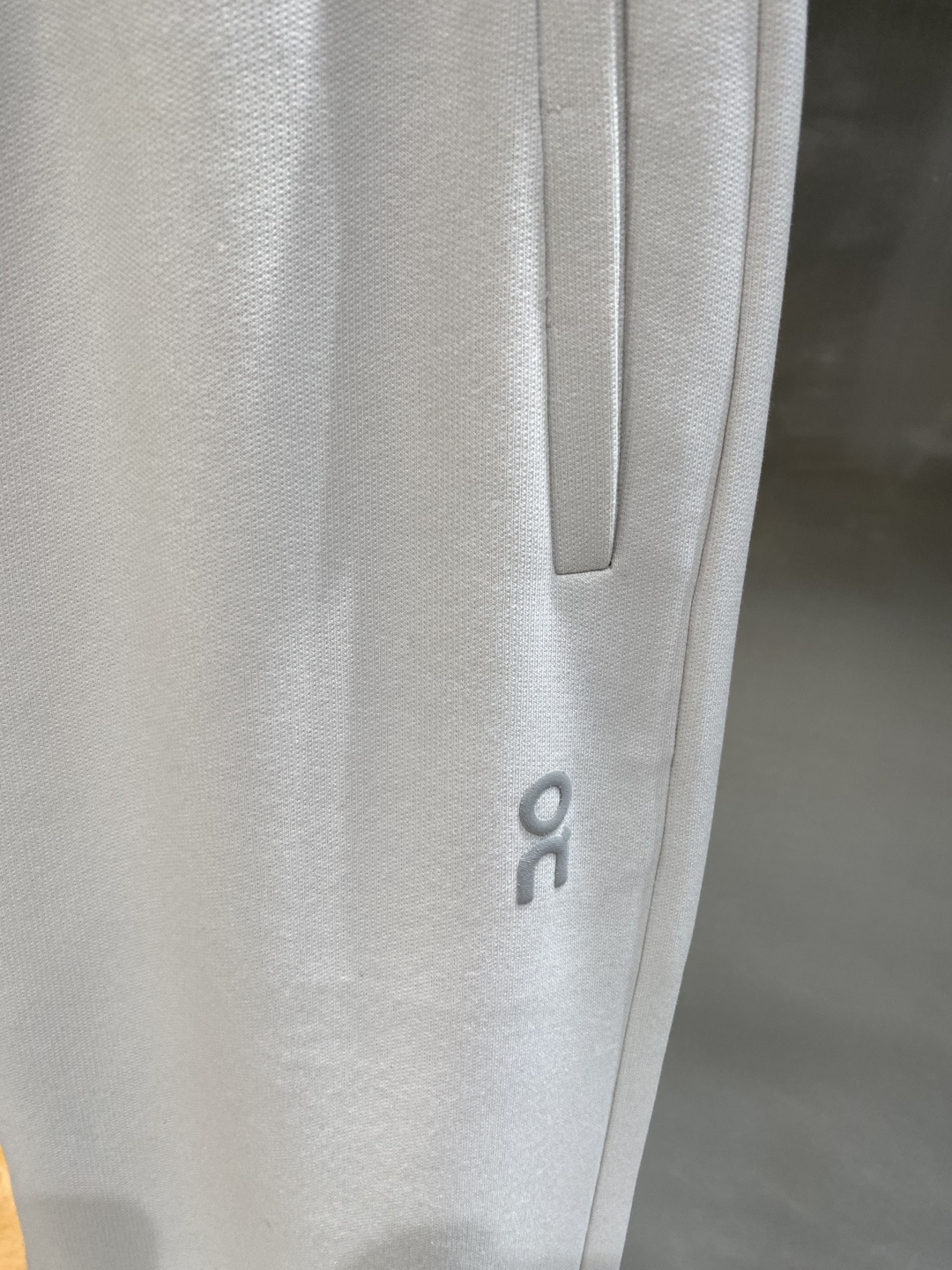 《𝙉𝙚𝙬🖤🤍罗家》Loewe 罗意威，2025秋季最新款，时尚休闲裤，原单狠货，简约舒适，版型不挑人，采