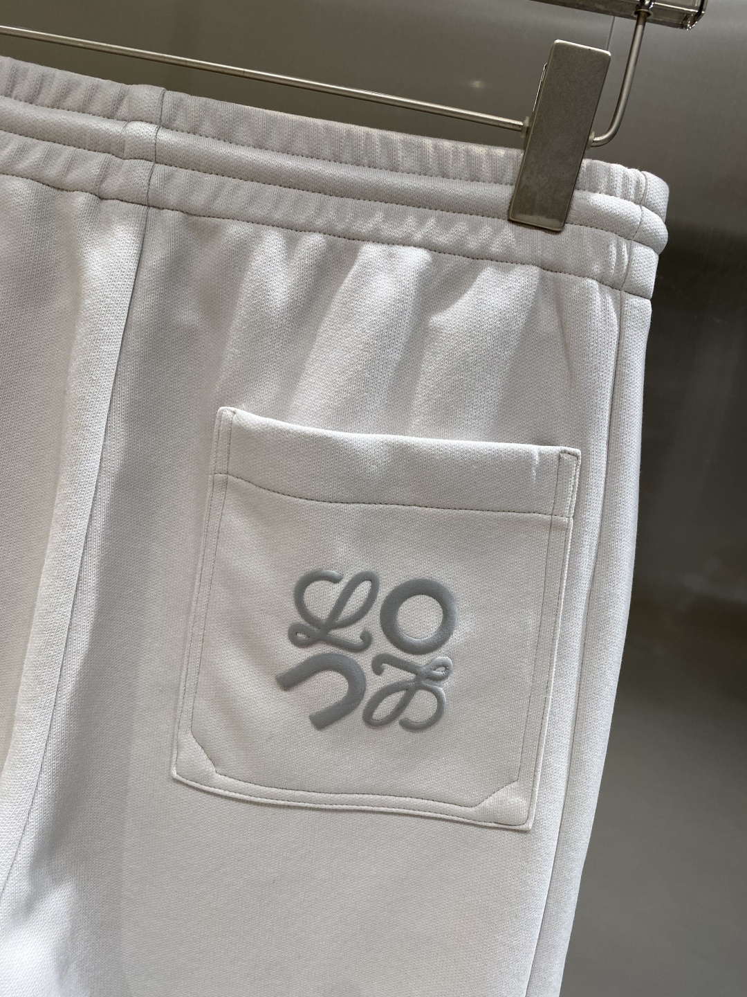 《𝙉𝙚𝙬🖤🤍罗家》Loewe 罗意威，2025秋季最新款，时尚休闲裤，原单狠货，简约舒适，版型不挑人，采